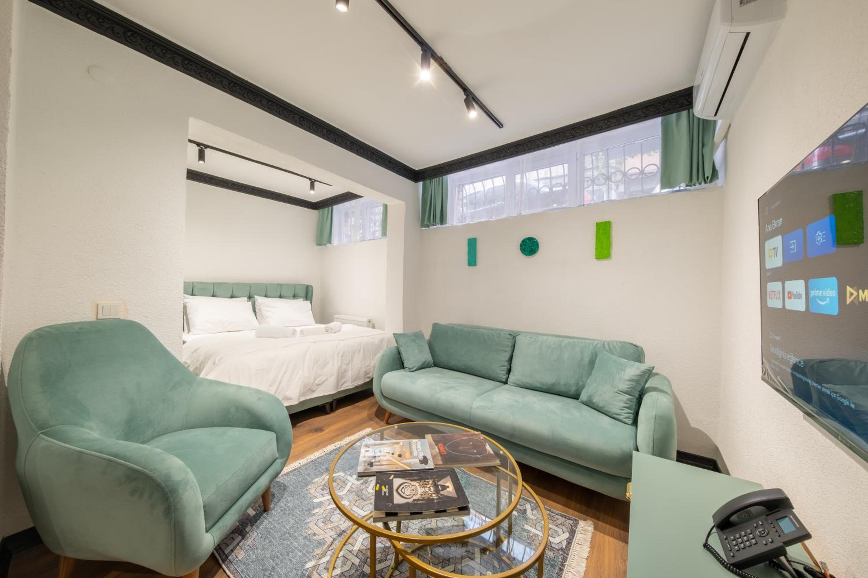 King Studio with Sofa Bed photo 2