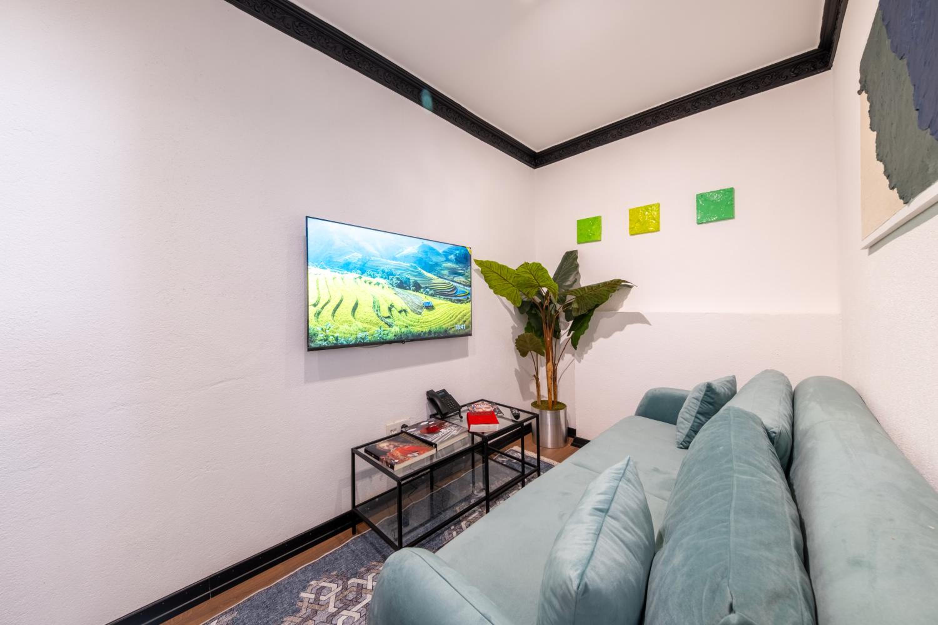 Two-Bedroom Deluxe Apartment with Garden View photo 1