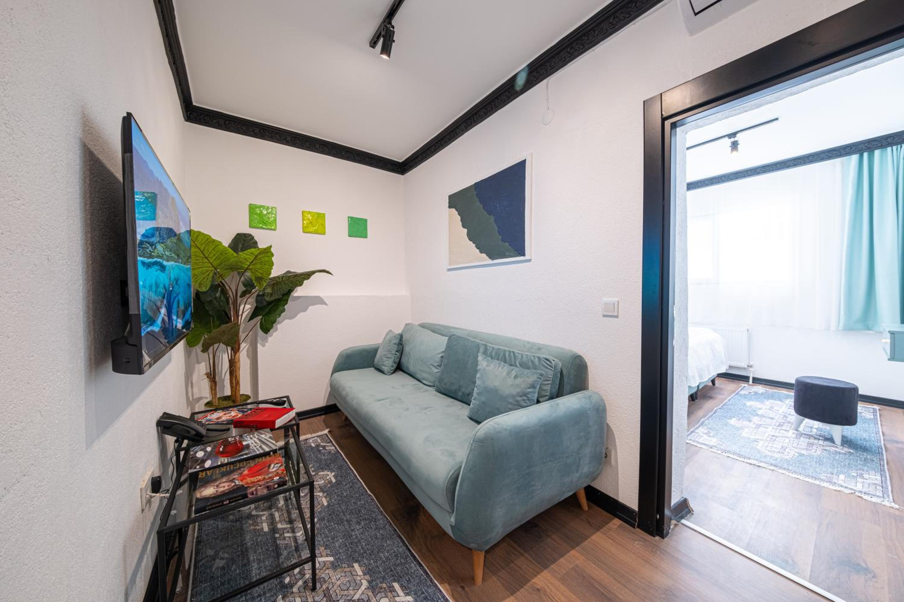 Two-Bedroom Deluxe Apartment with Garden View photo 2