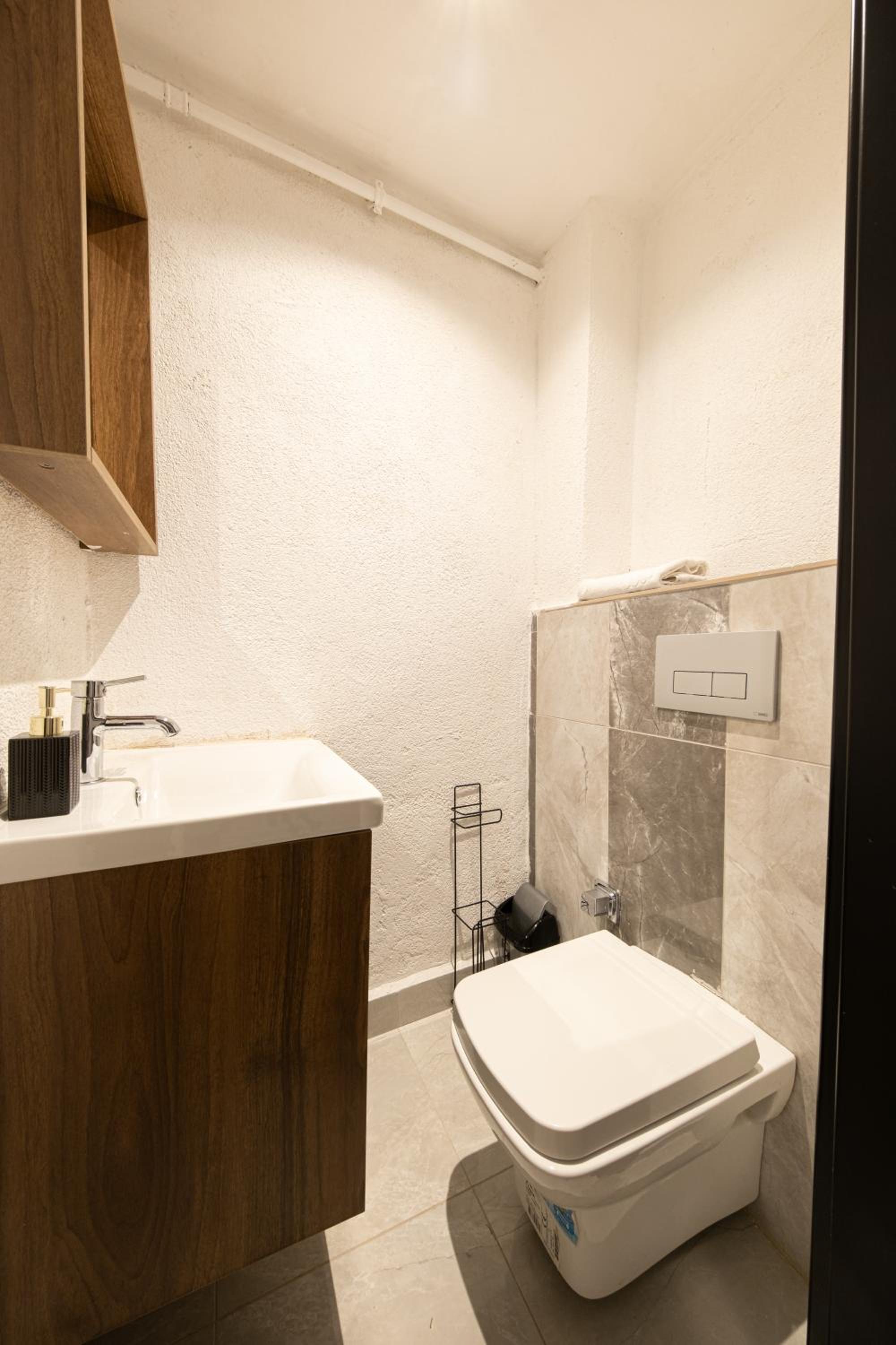 Two-Bedroom Deluxe Apartment with Garden View photo 2