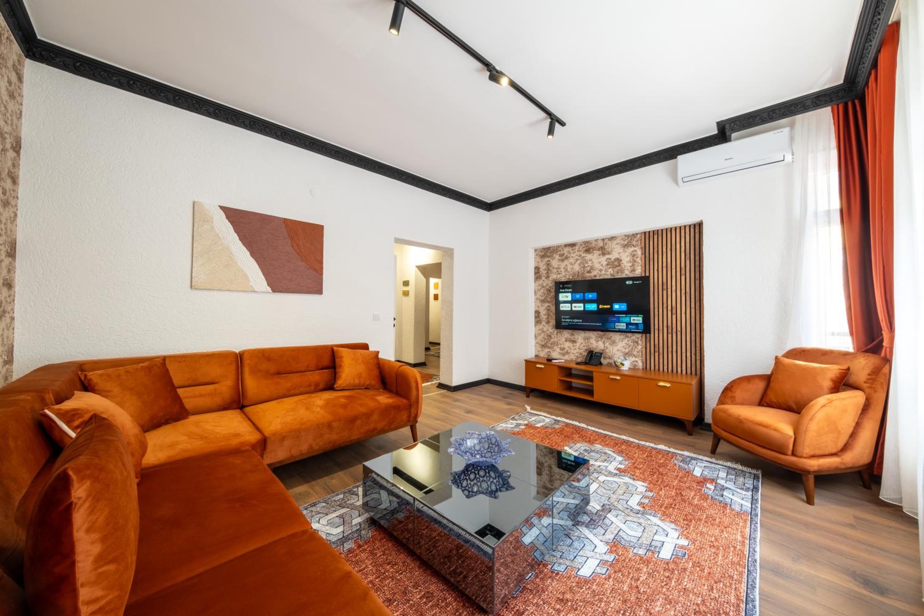 Three-Bedroom Premium Apartment with Balcony photo 1