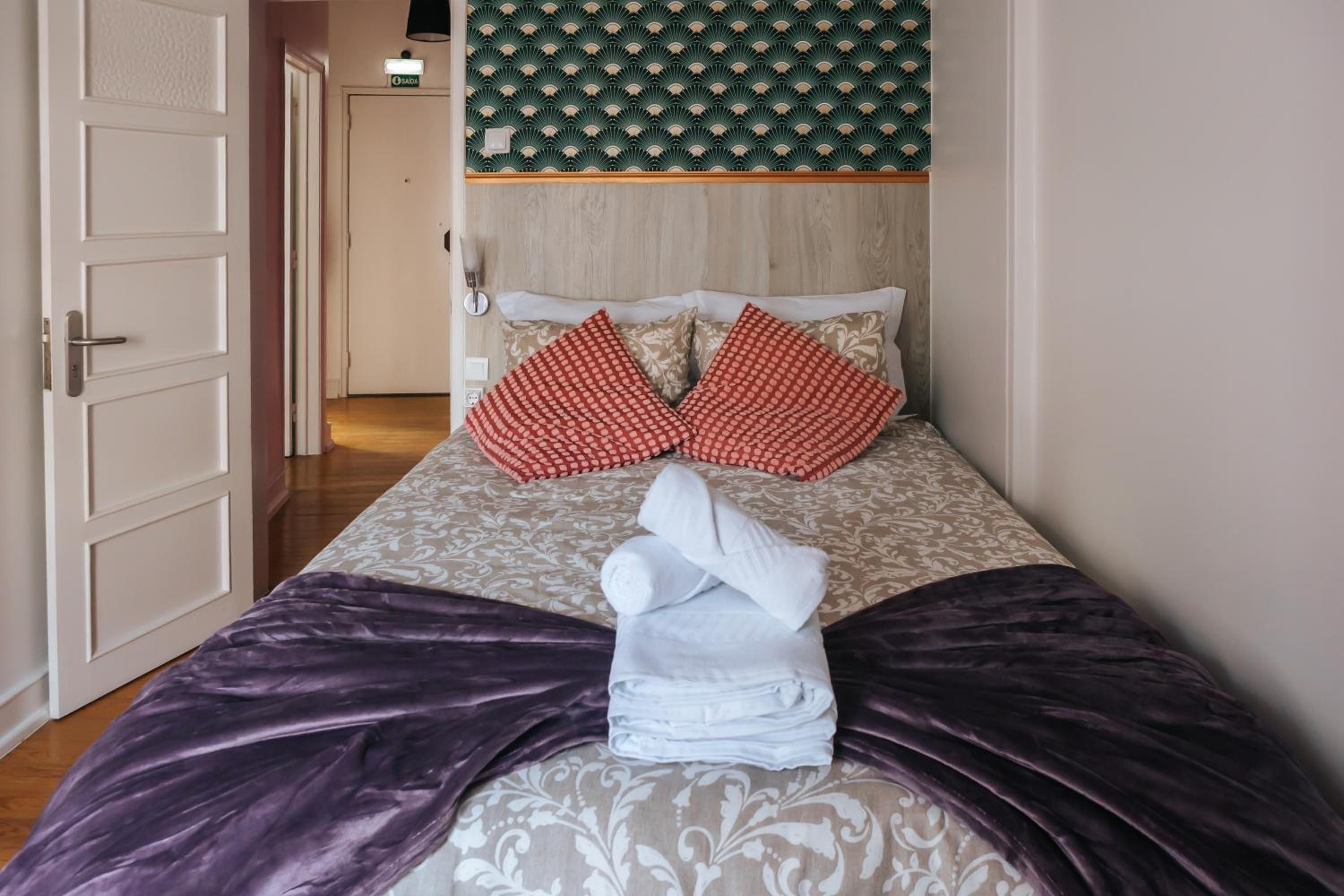 Single Room with Shared Bathroom