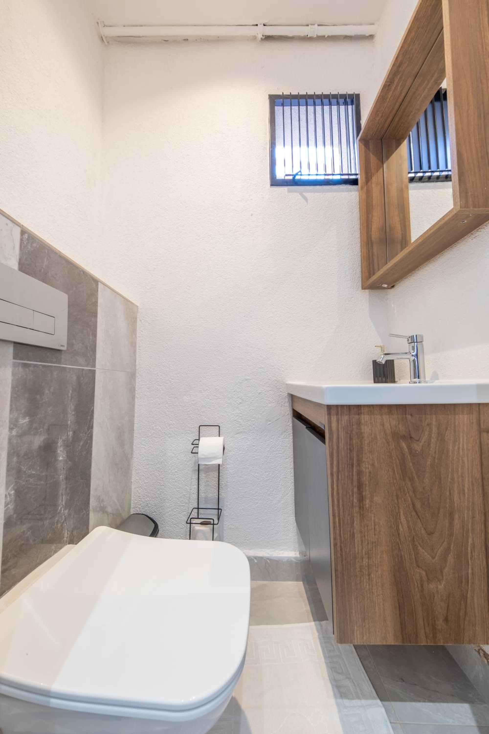 Three-Bedroom Premium Apartment with Balcony photo 3