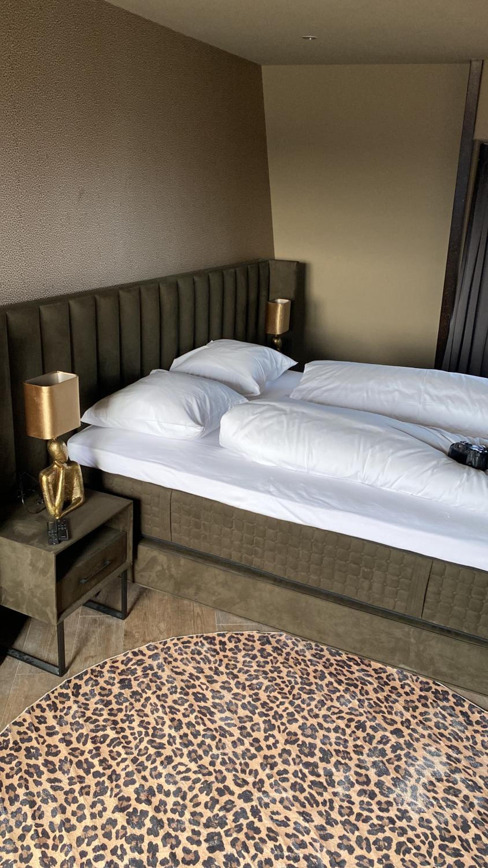 Deluxe King Suite