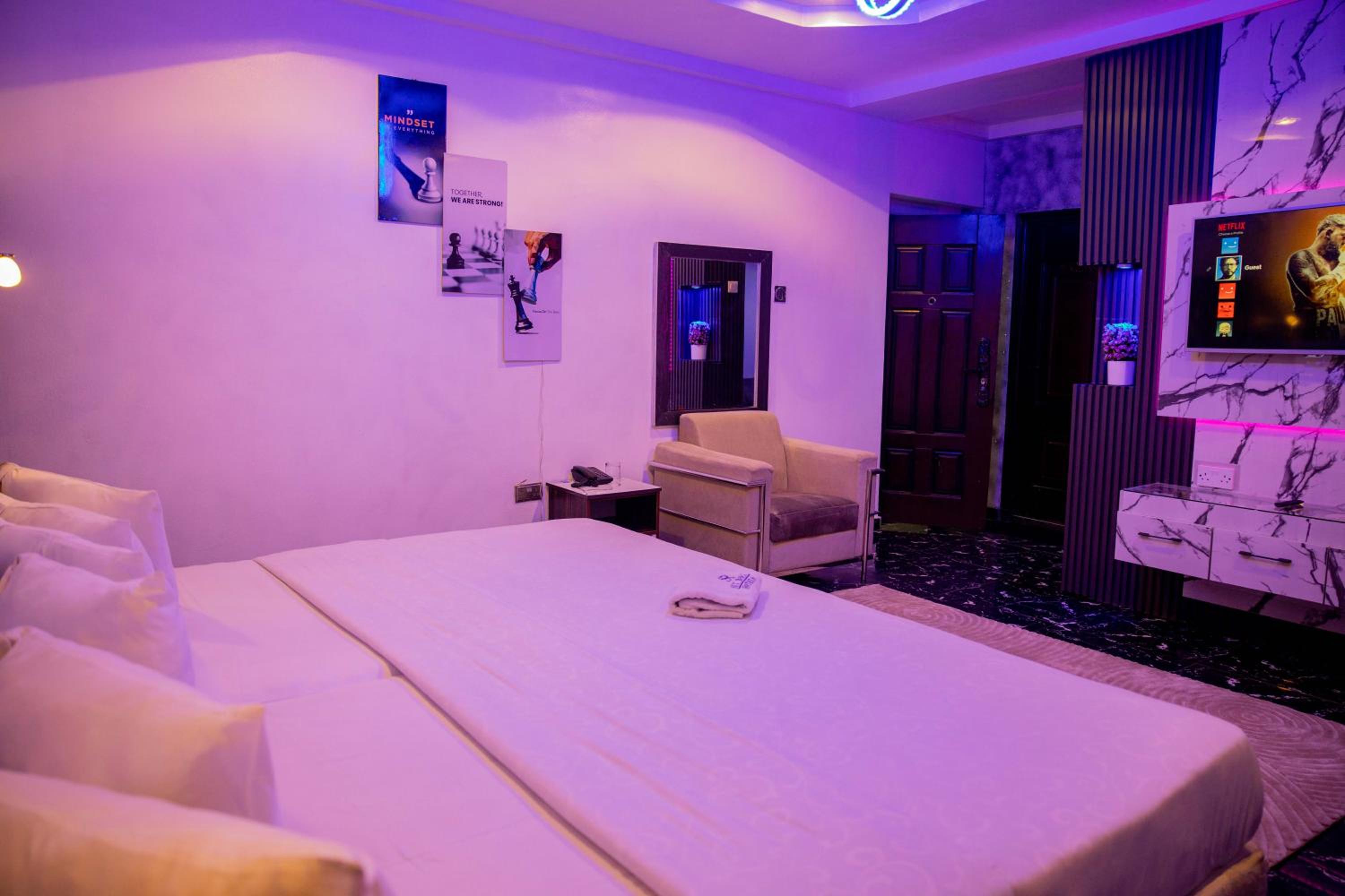 Executive Suite photo 2