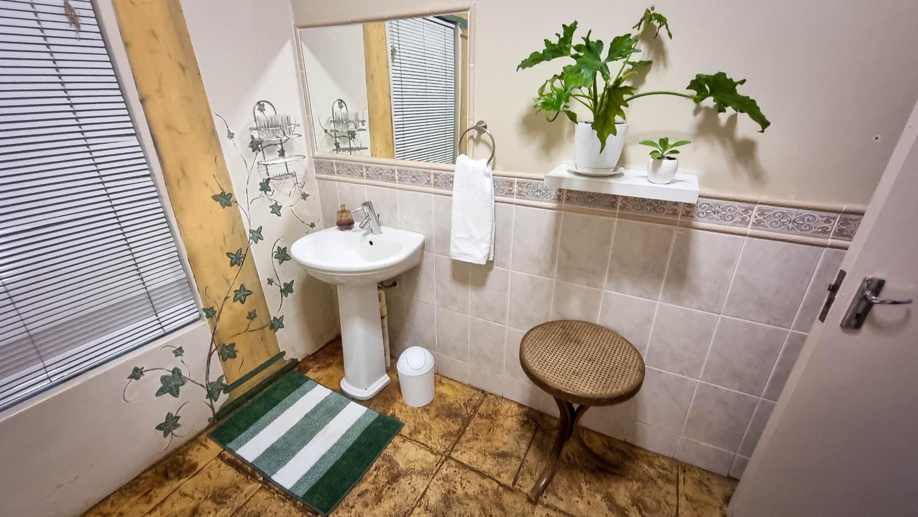 Double or Twin Room with Shared Bathroom photo 2