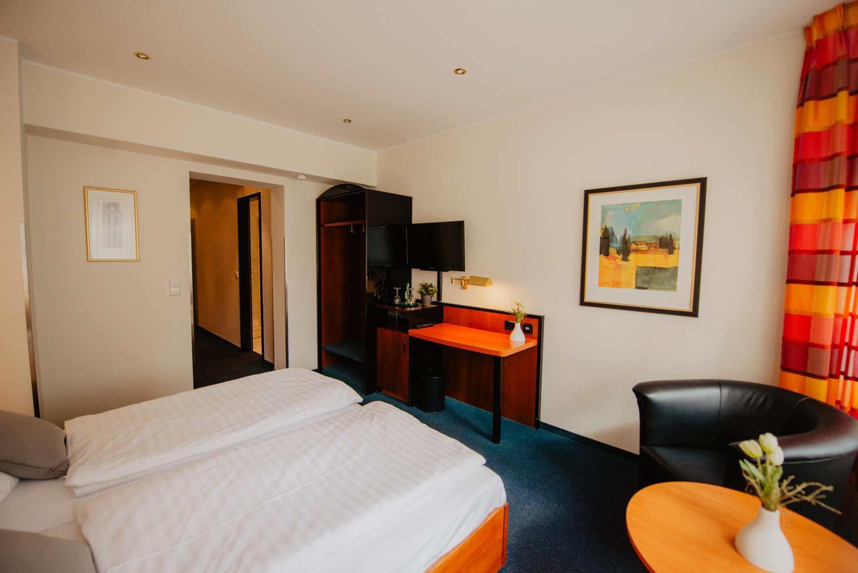 Double Room - Photo 6