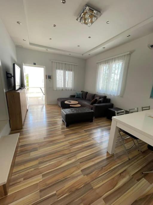 Three-Bedroom House photo 3