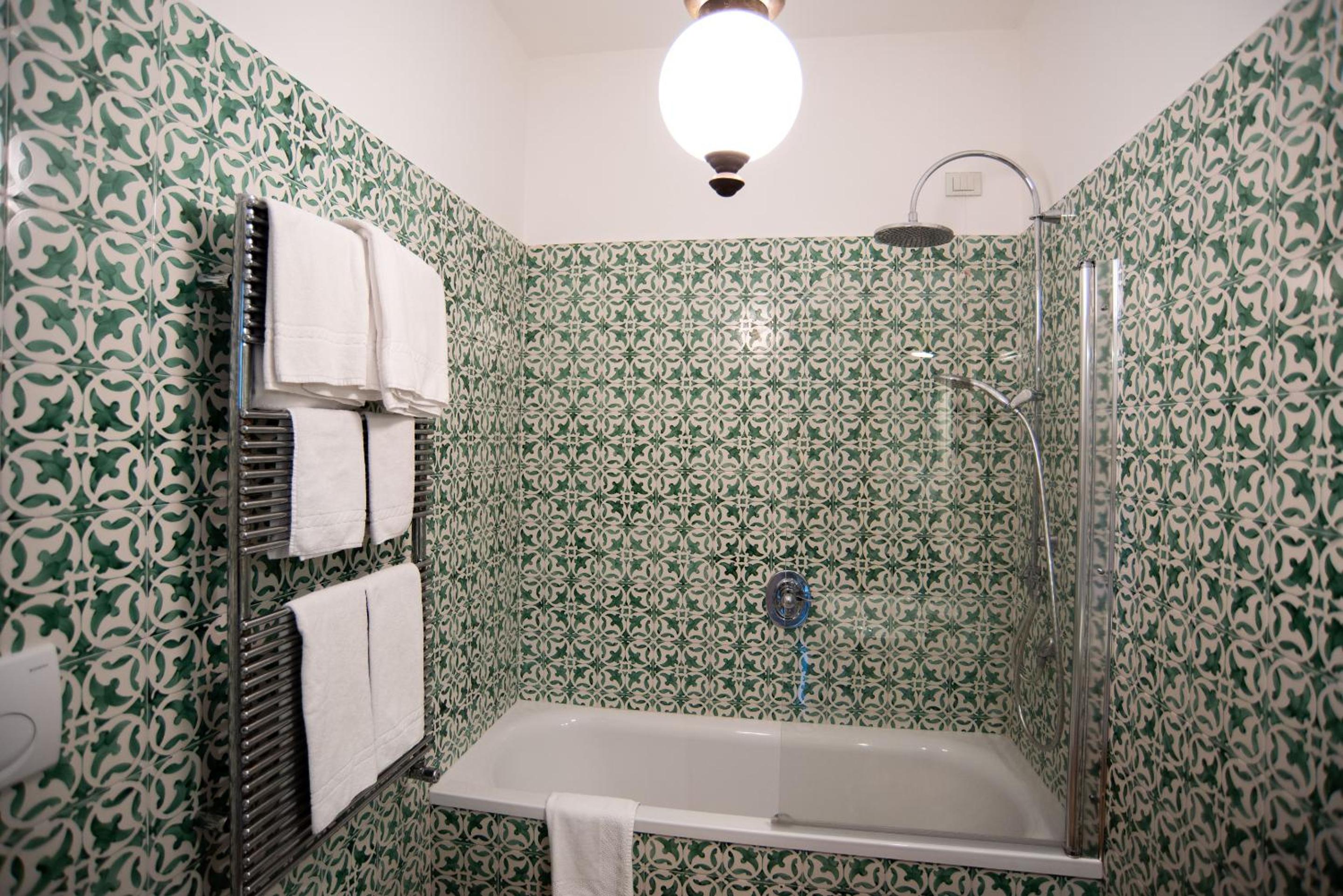 Double Room with Sea View - Photo 6