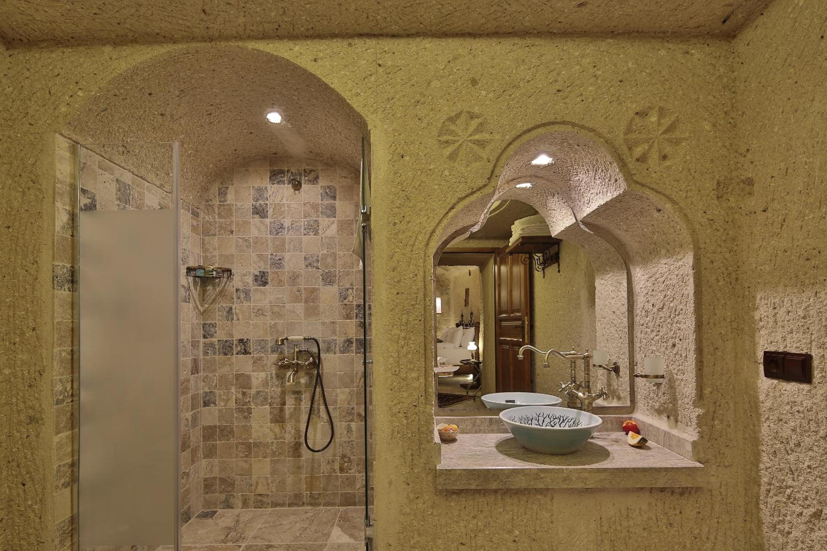 Deluxe Cave Double Room with Bath - Photo 17