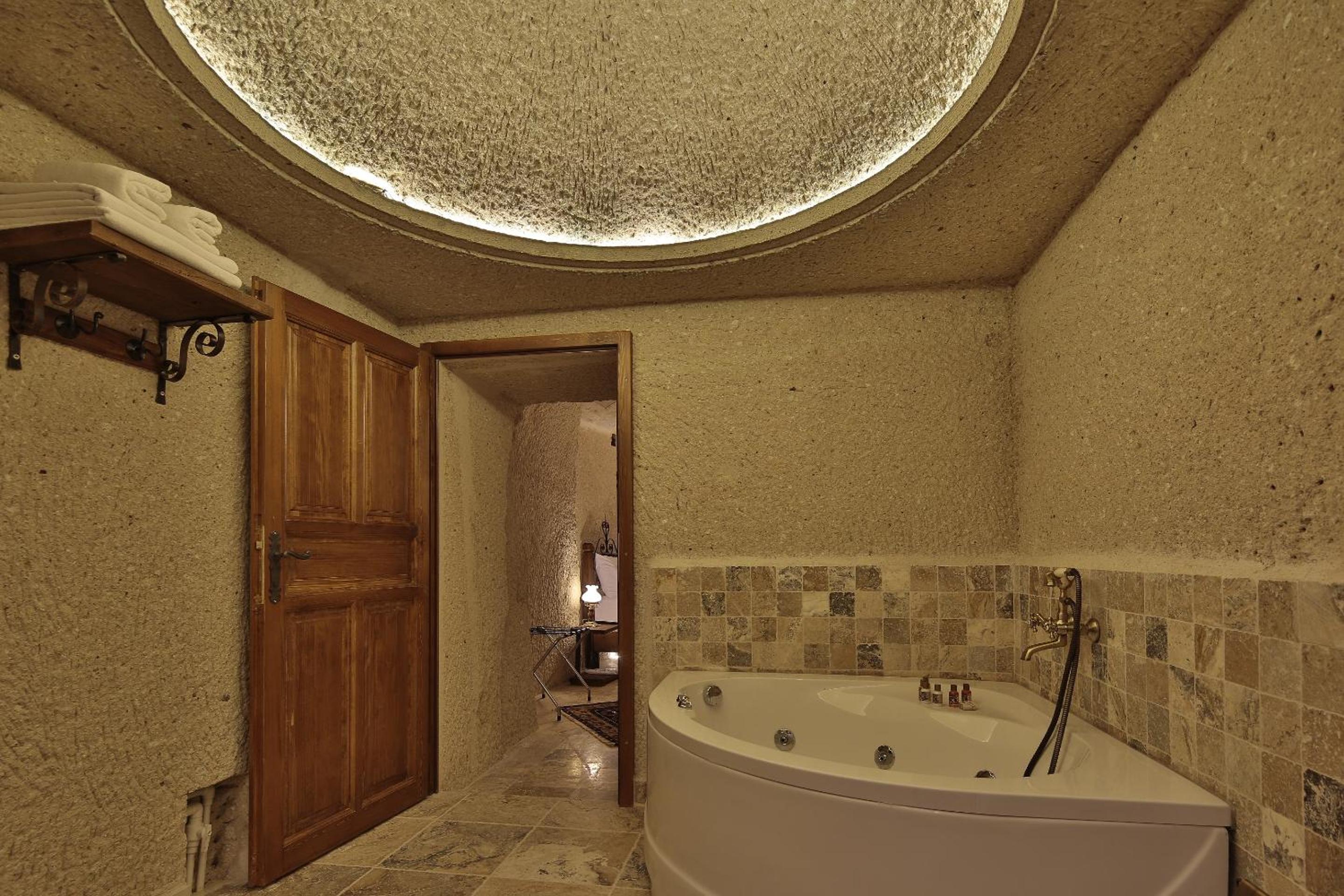 Deluxe Cave Double Room with Bath - Photo 2