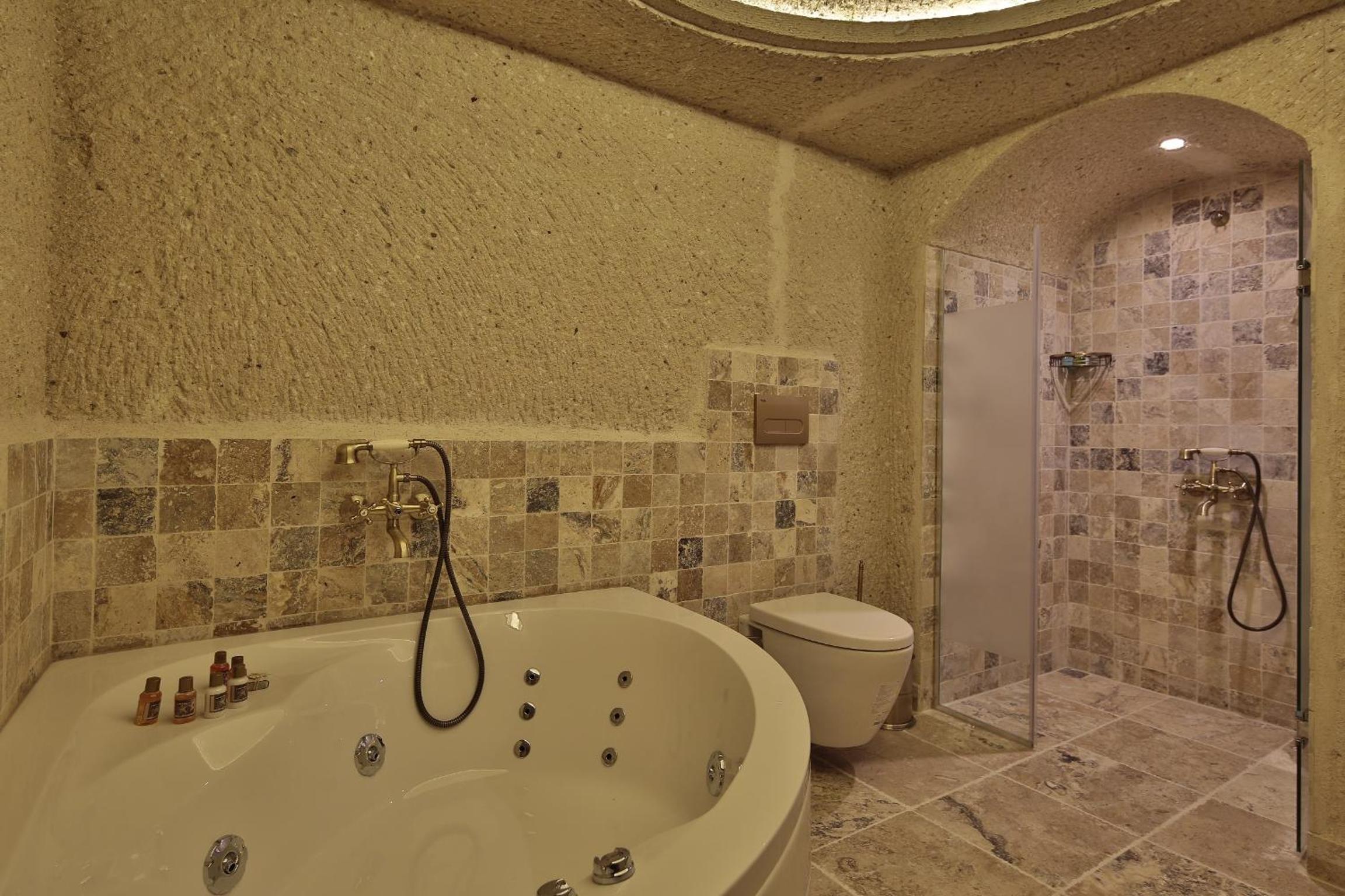 Deluxe Cave Double Room with Bath - Photo 3