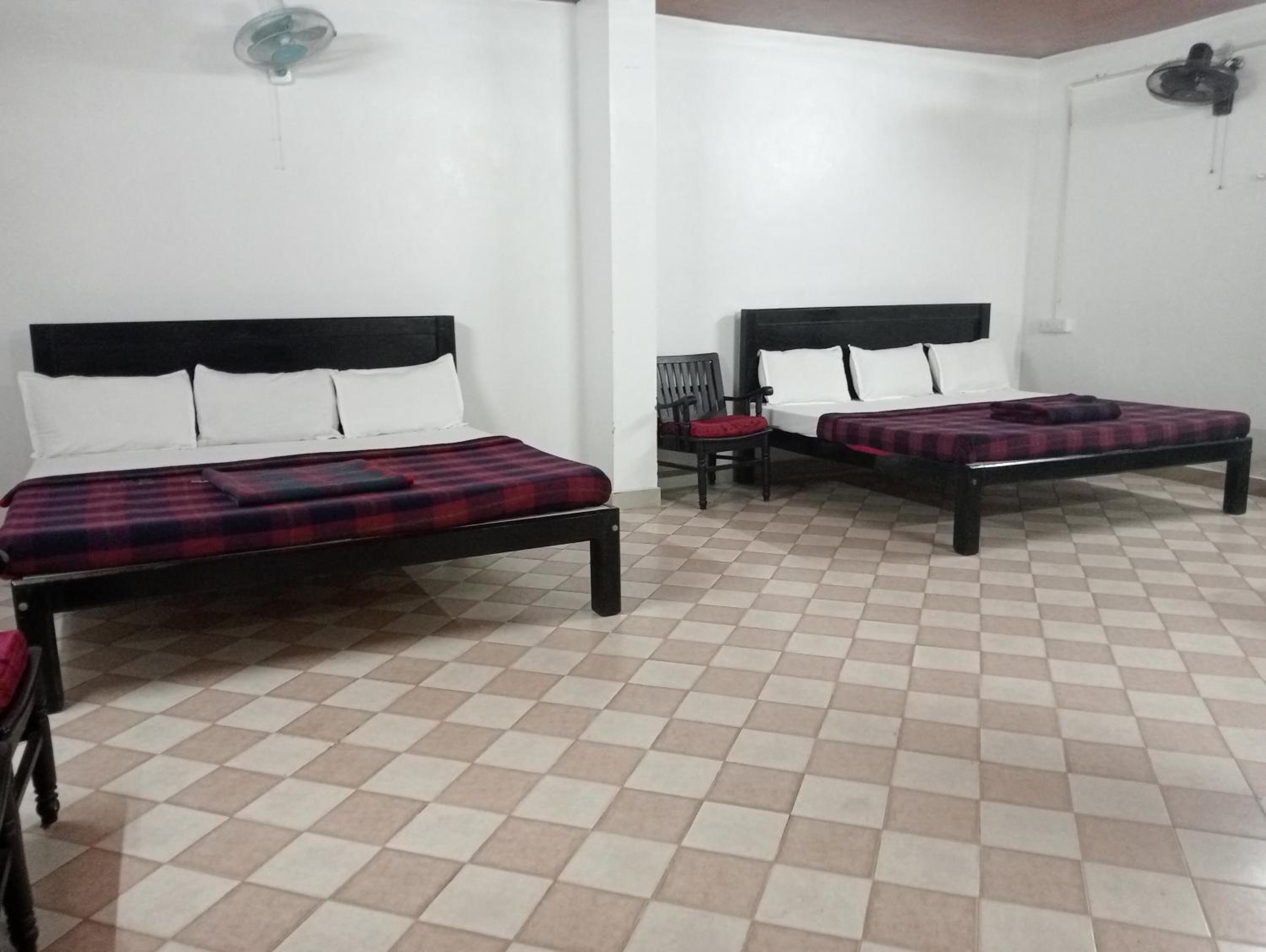 6-Bed Mixed Dormitory Room photo 1