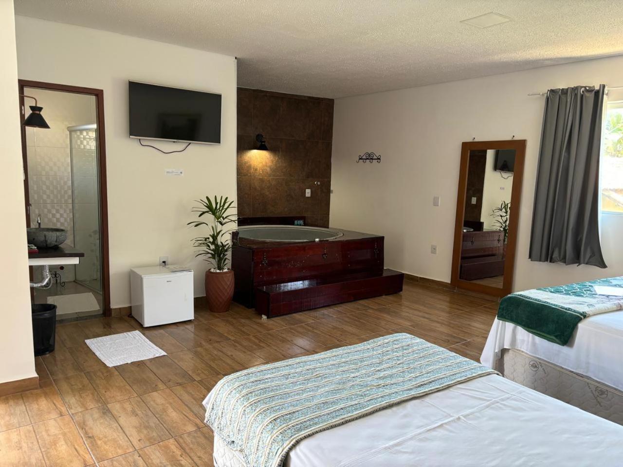 Deluxe Queen Suite