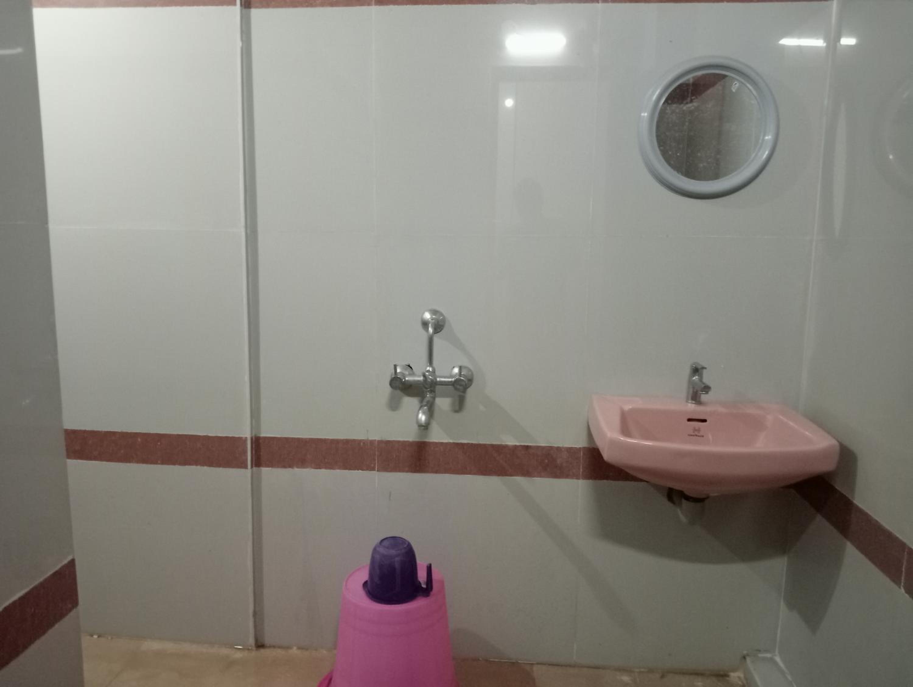 Budget Double Room photo 3