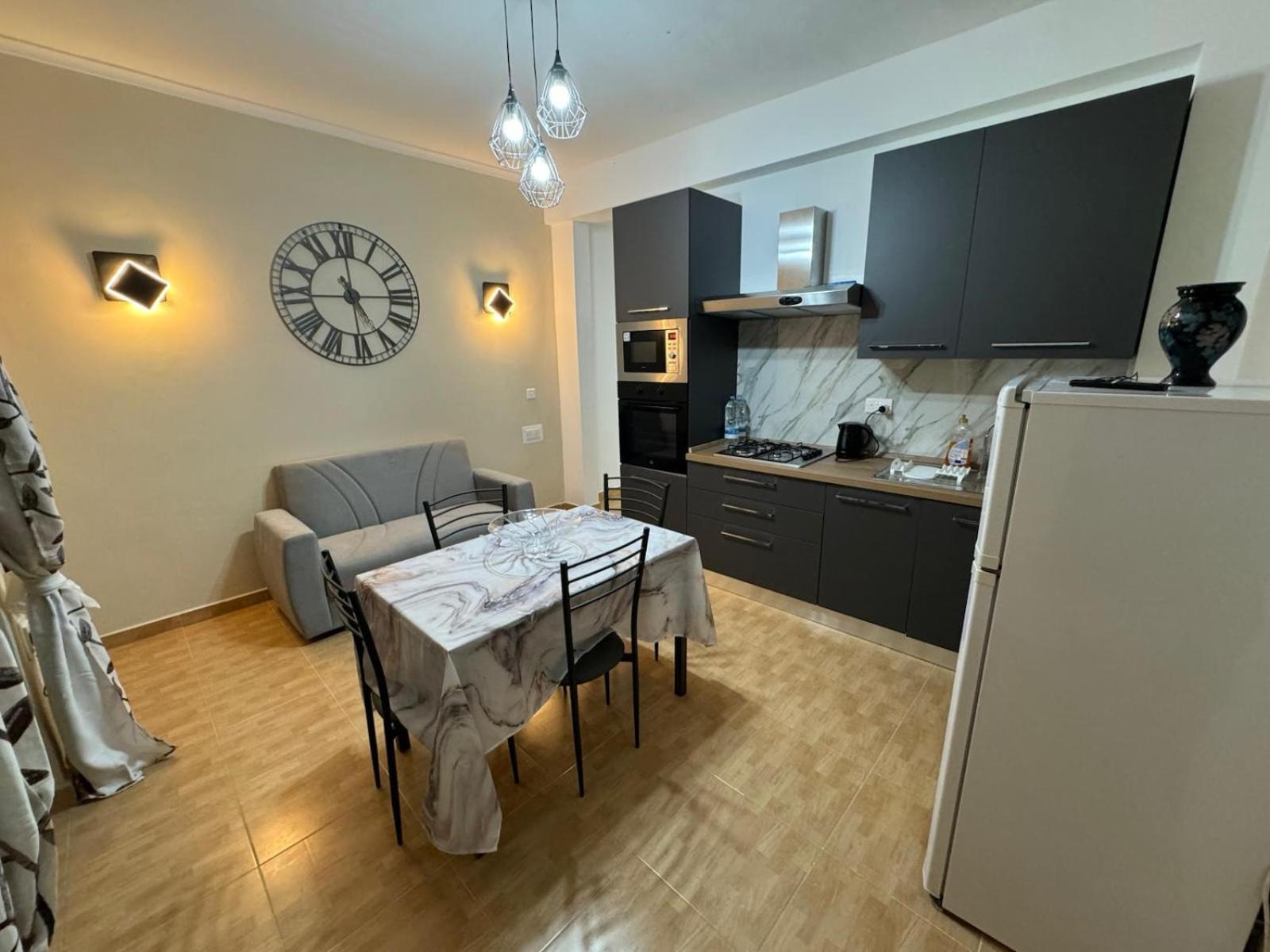 Three-Bedroom Apartment photo 1