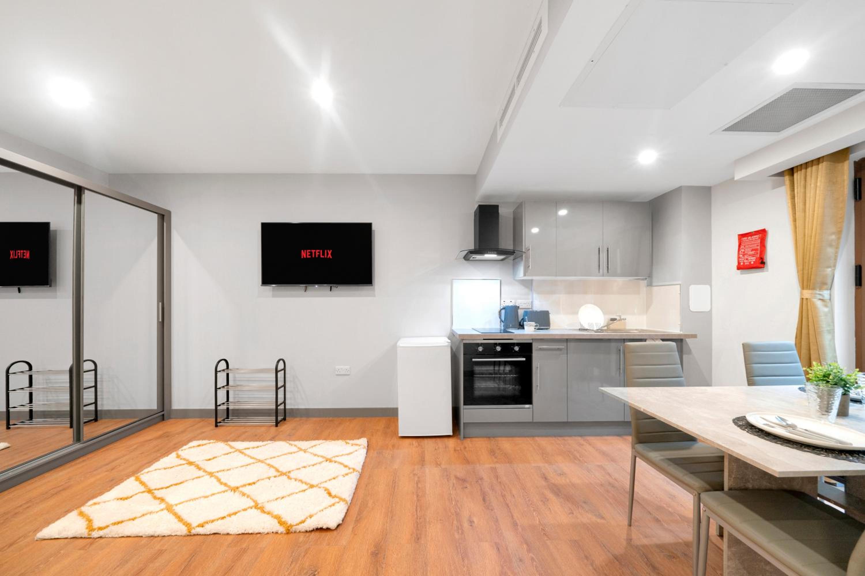 Apartment photo 3
