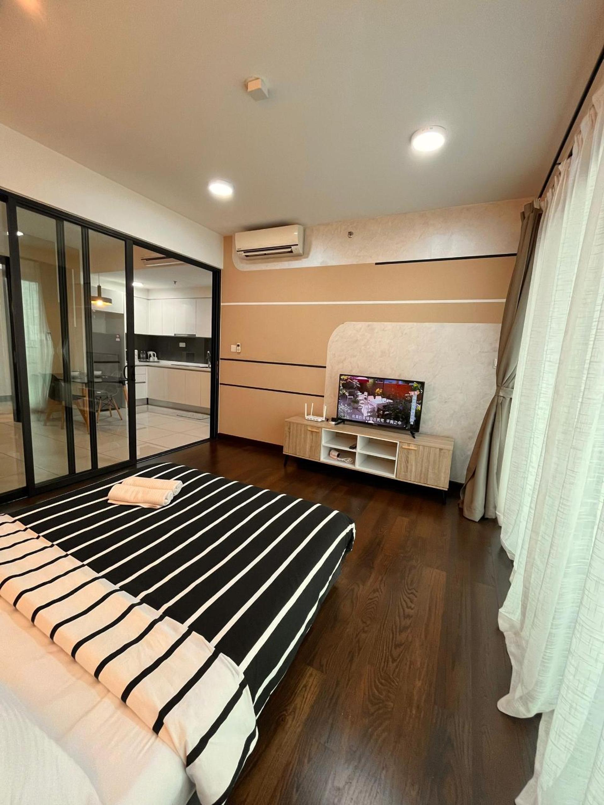 One-Bedroom Apartment - Photo 28