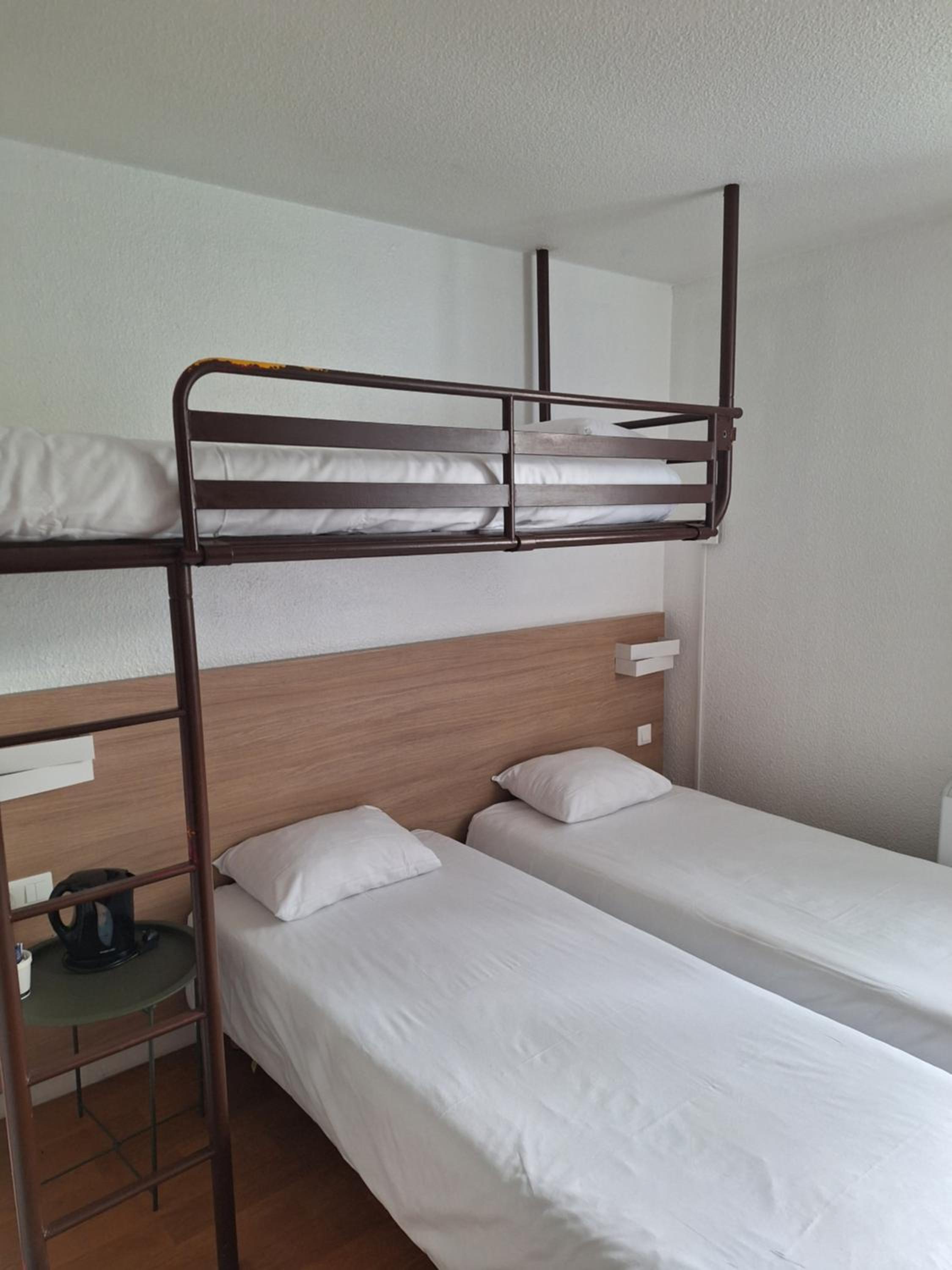 Triple Room with 3 Single Beds - Photo 3