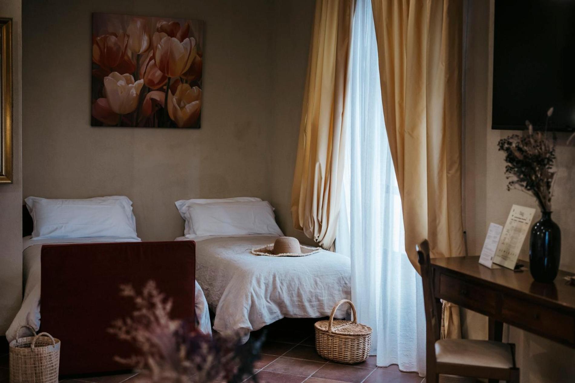 Deluxe Junior Suite - Photo 4