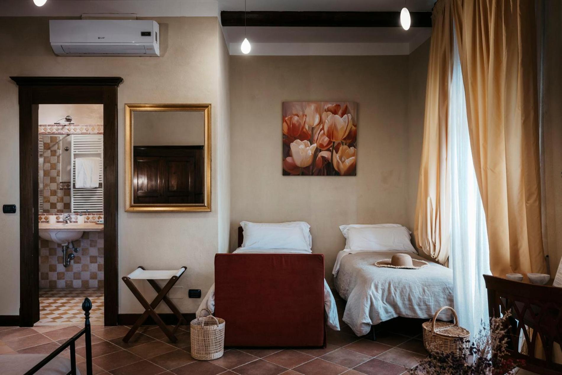 Deluxe Junior Suite - Photo 1