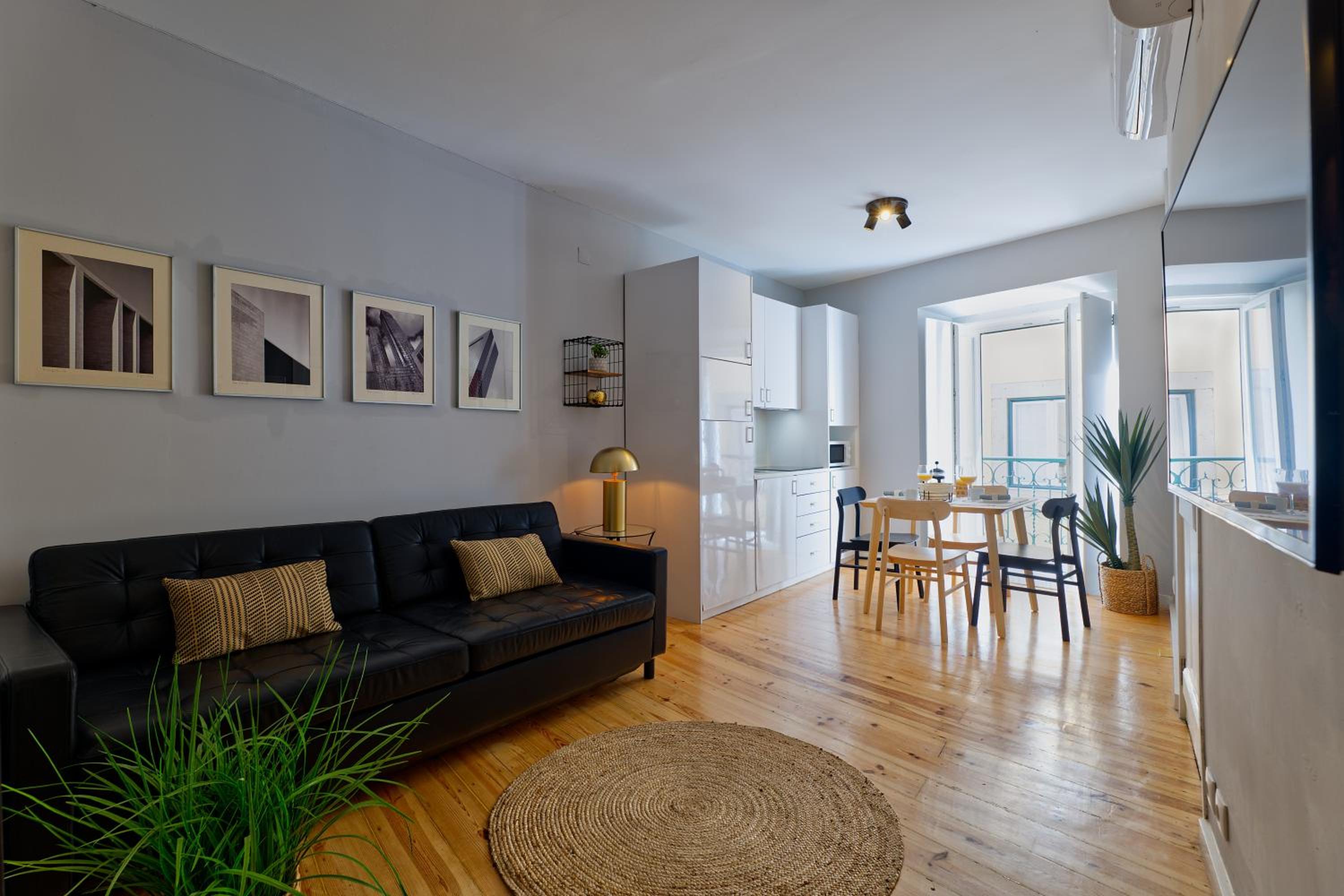One-Bedroom Deluxe Apartment