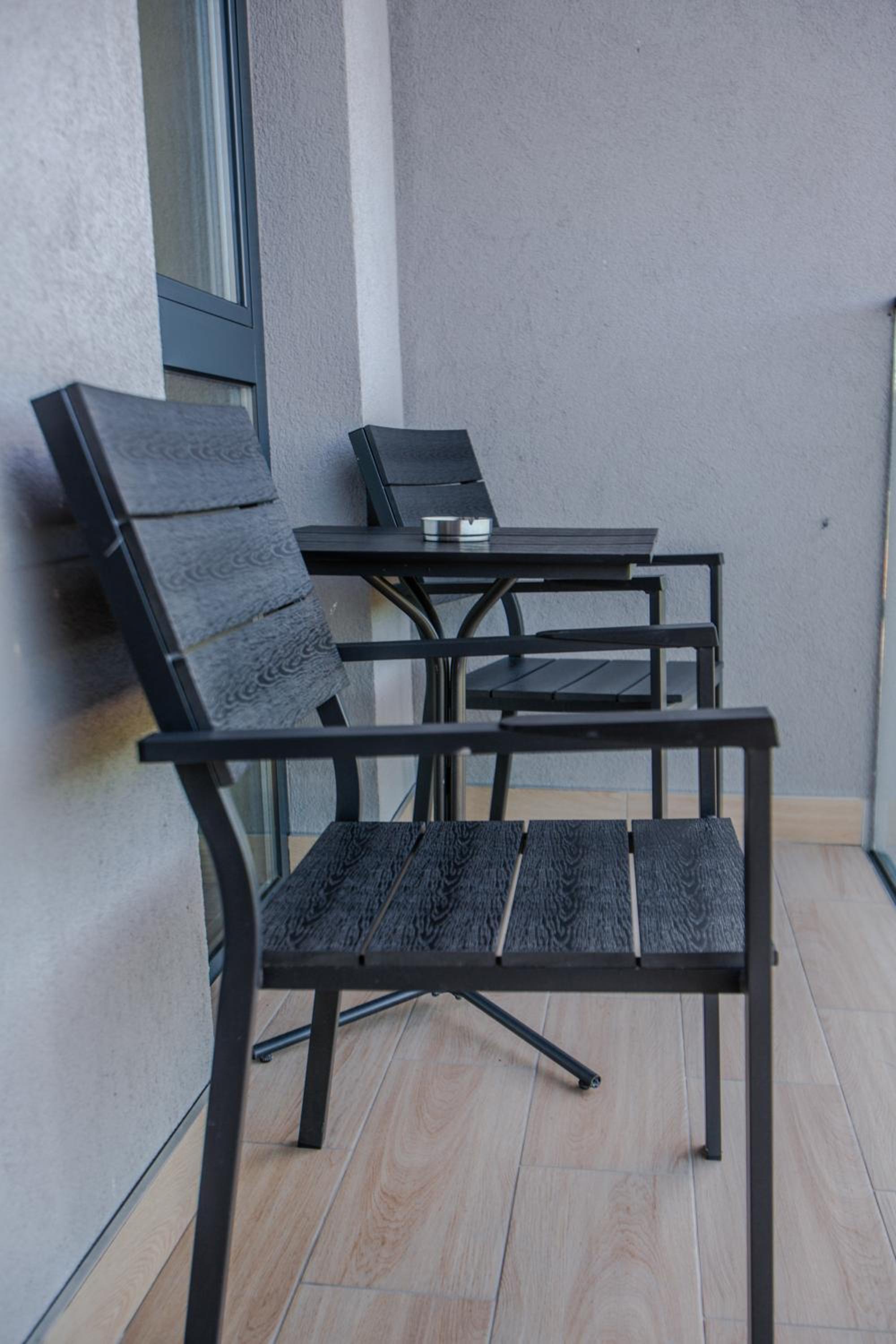 Double Room with Balcony (2 Adults + 1 Child) - Photo 4