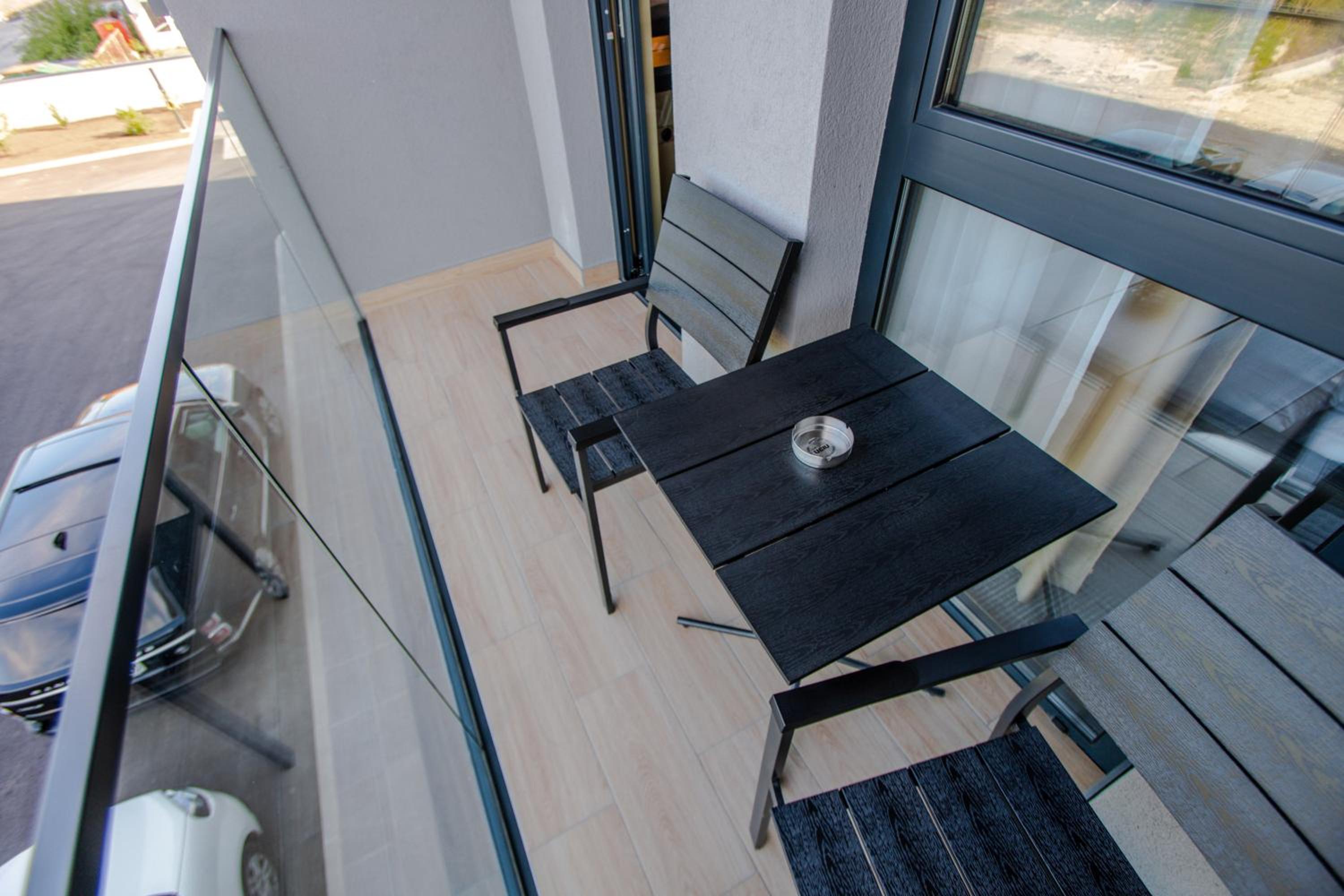 Double Room with Balcony (2 Adults + 1 Child) - Photo 5