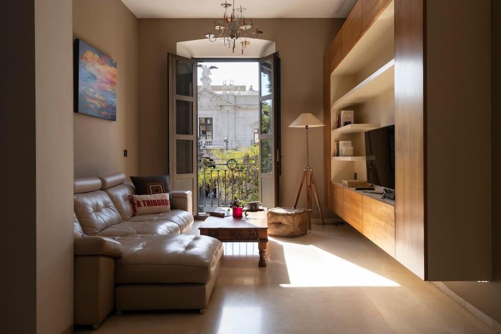 Apartamento de dos habitaciones con balcón