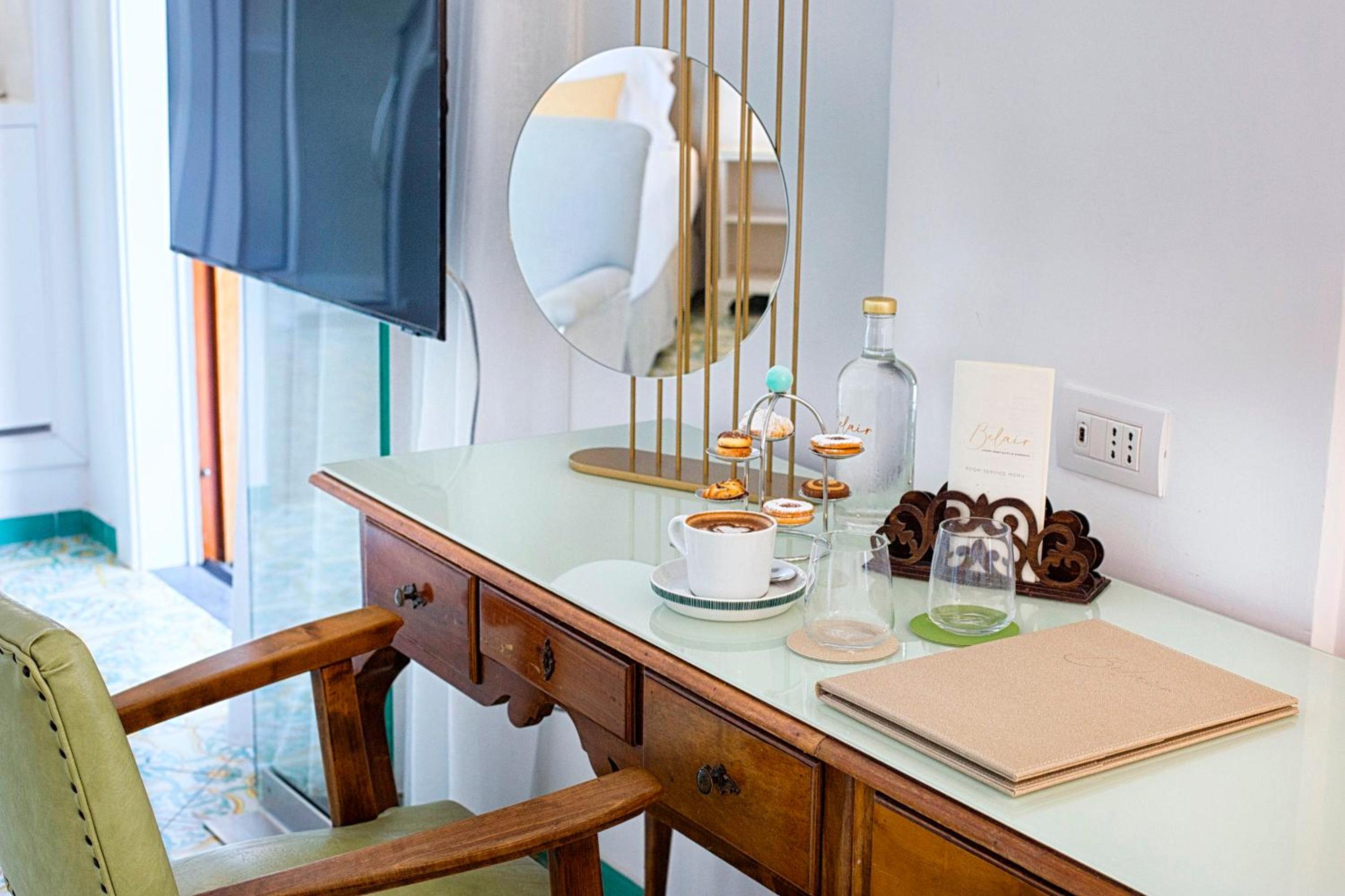 Deluxe Suite with Terrace and Sea View - Photo 13