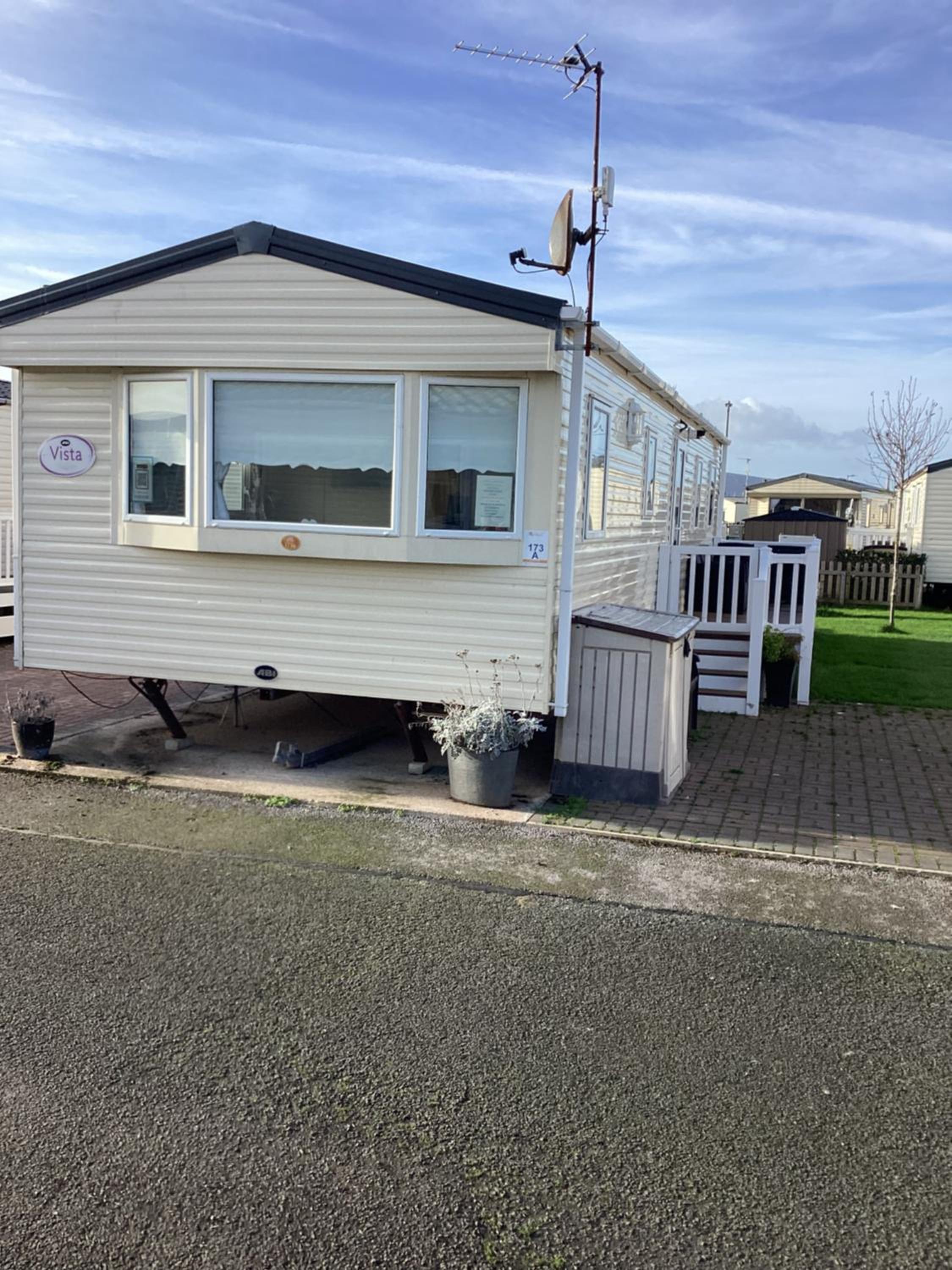 Three-Bedroom House photo 3