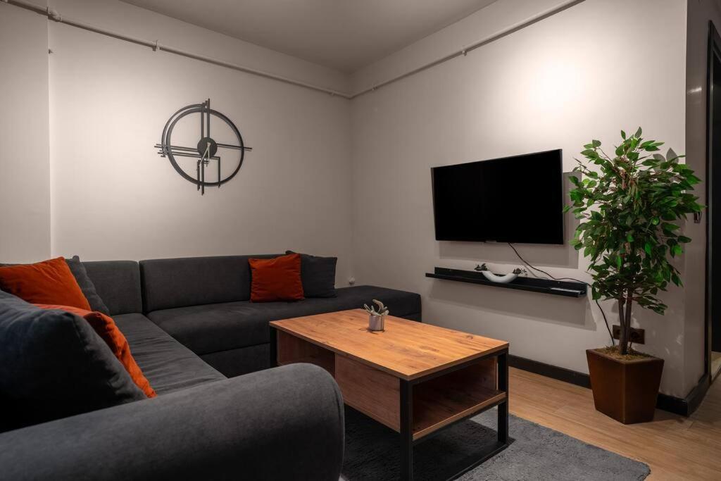 Three-Bedroom Apartment photo 1