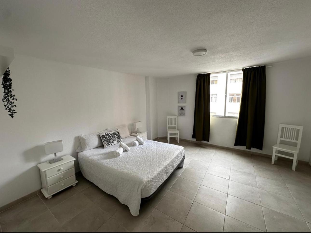 Apartment with Balcony photo 3