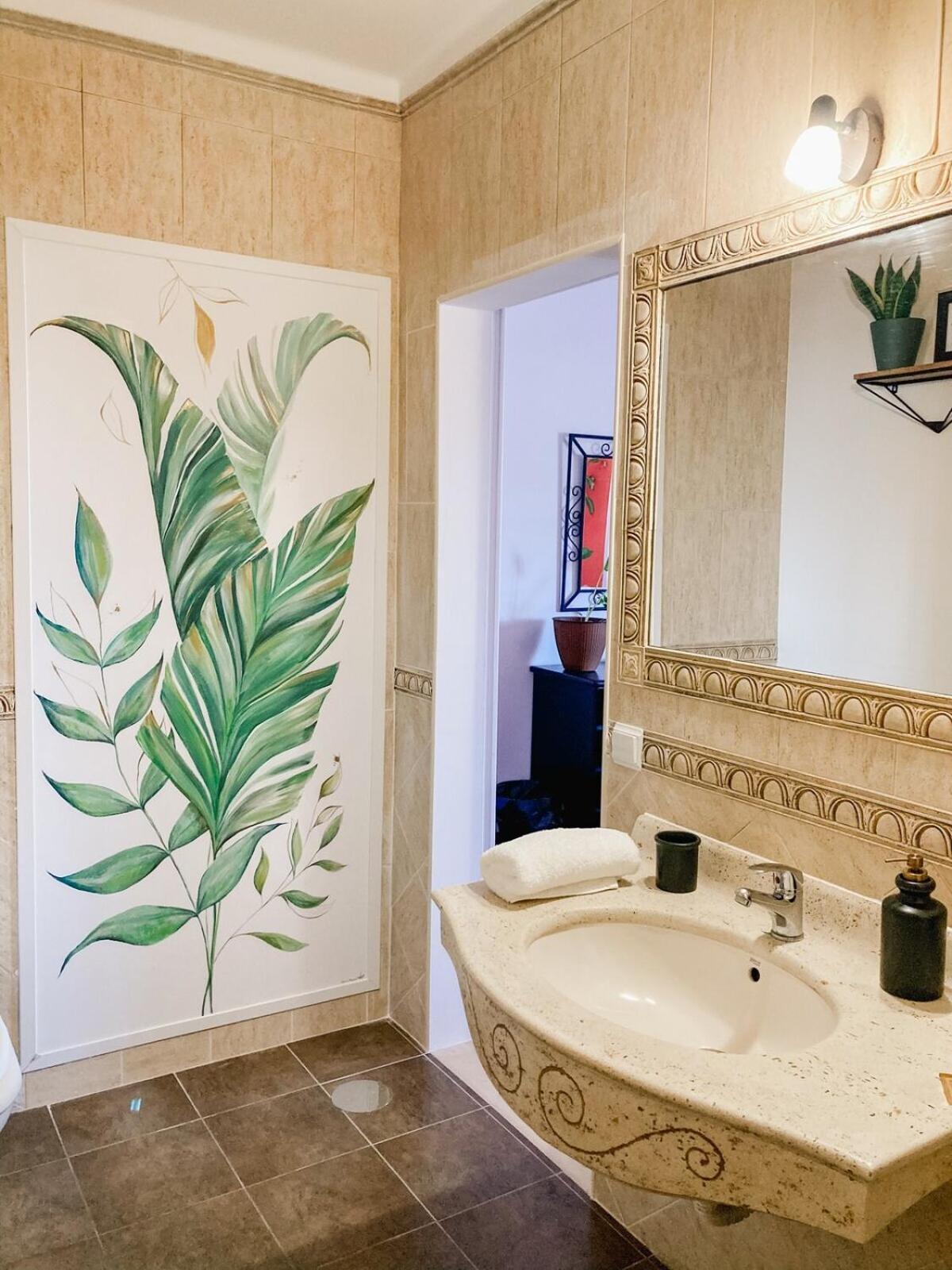 Double or Twin Room with Private Bathroom photo 3