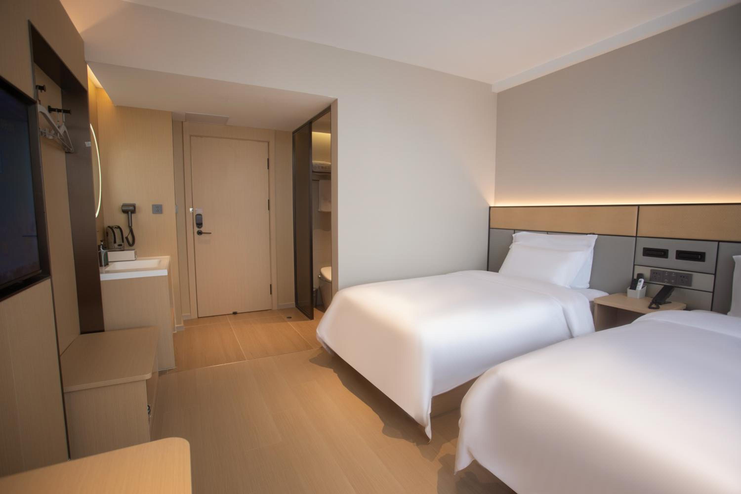 Standard Twin Room photo 3