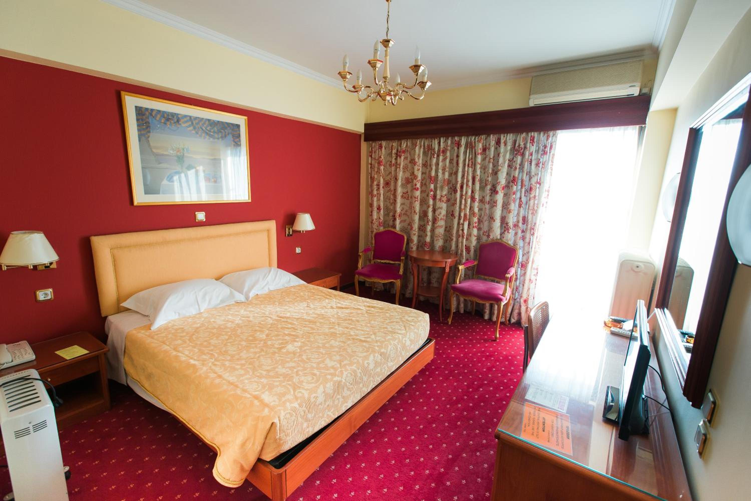 Standard Double or Twin Room with Balcony - Photo 4