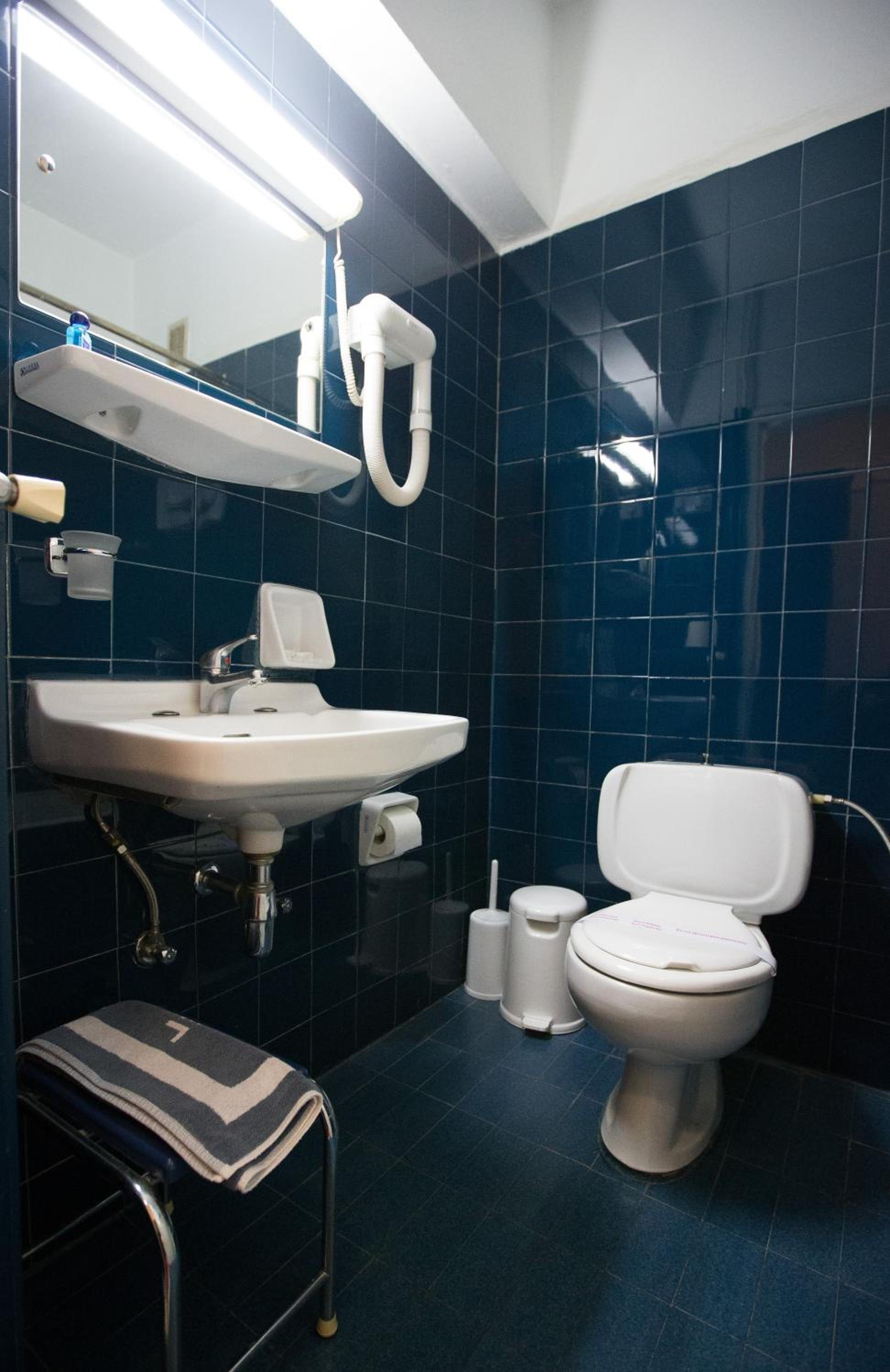 Economy Triple Room - Photo 4