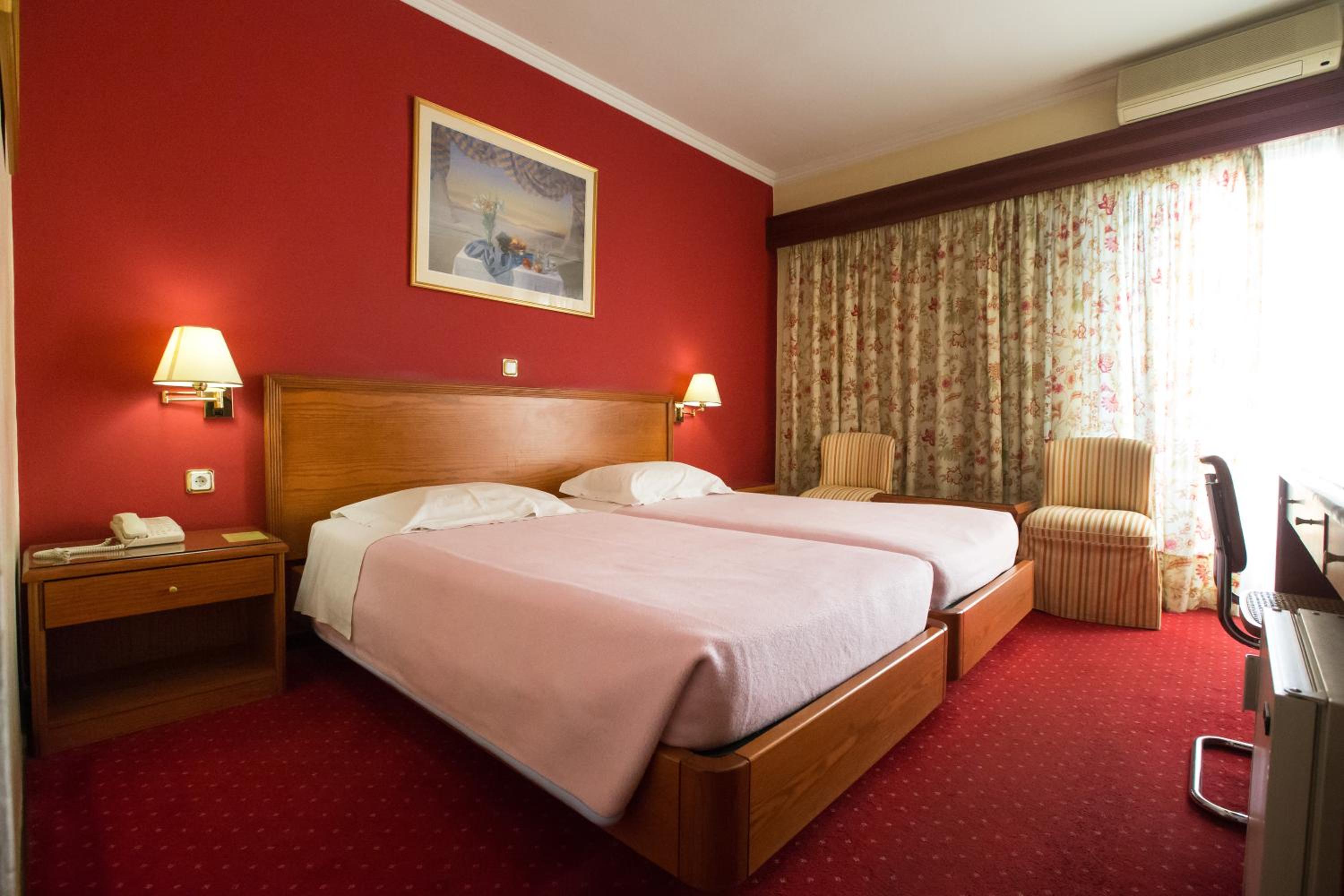 Standard Twin Room - Photo 2