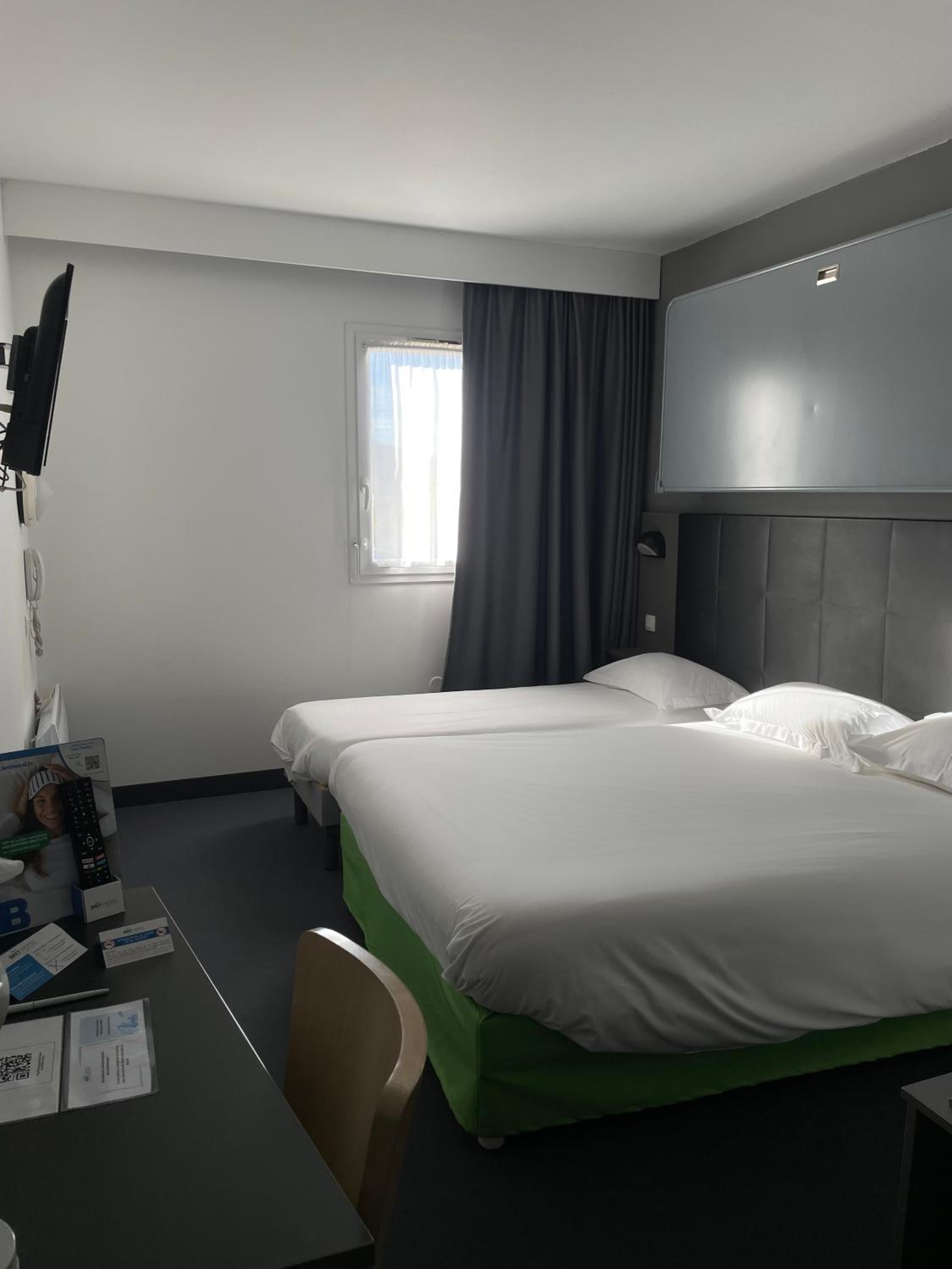 Chambre Triple (2 adultes + 1 enfant) - Photo 1