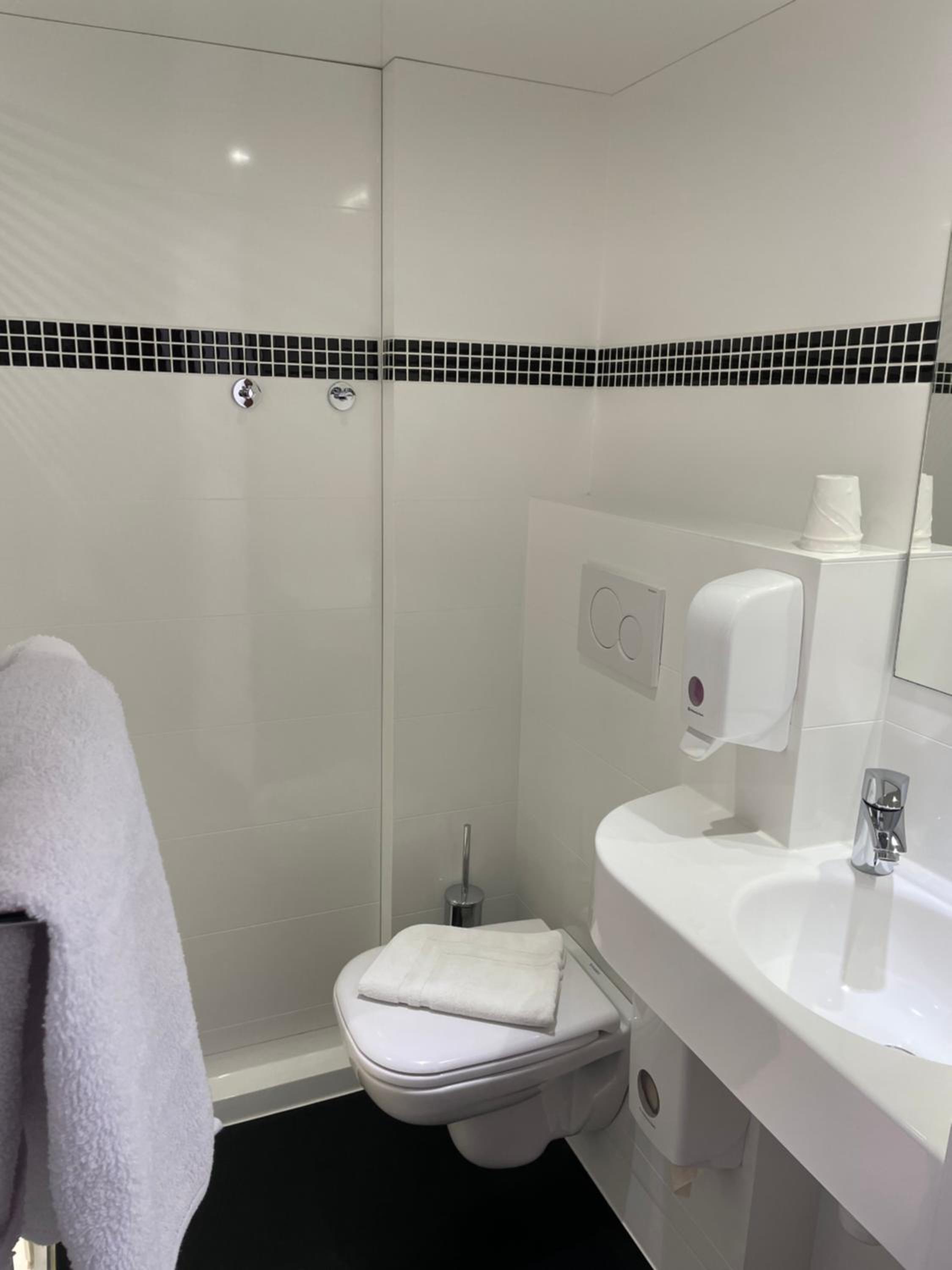 Comfort Room (2 adults) - Photo 2