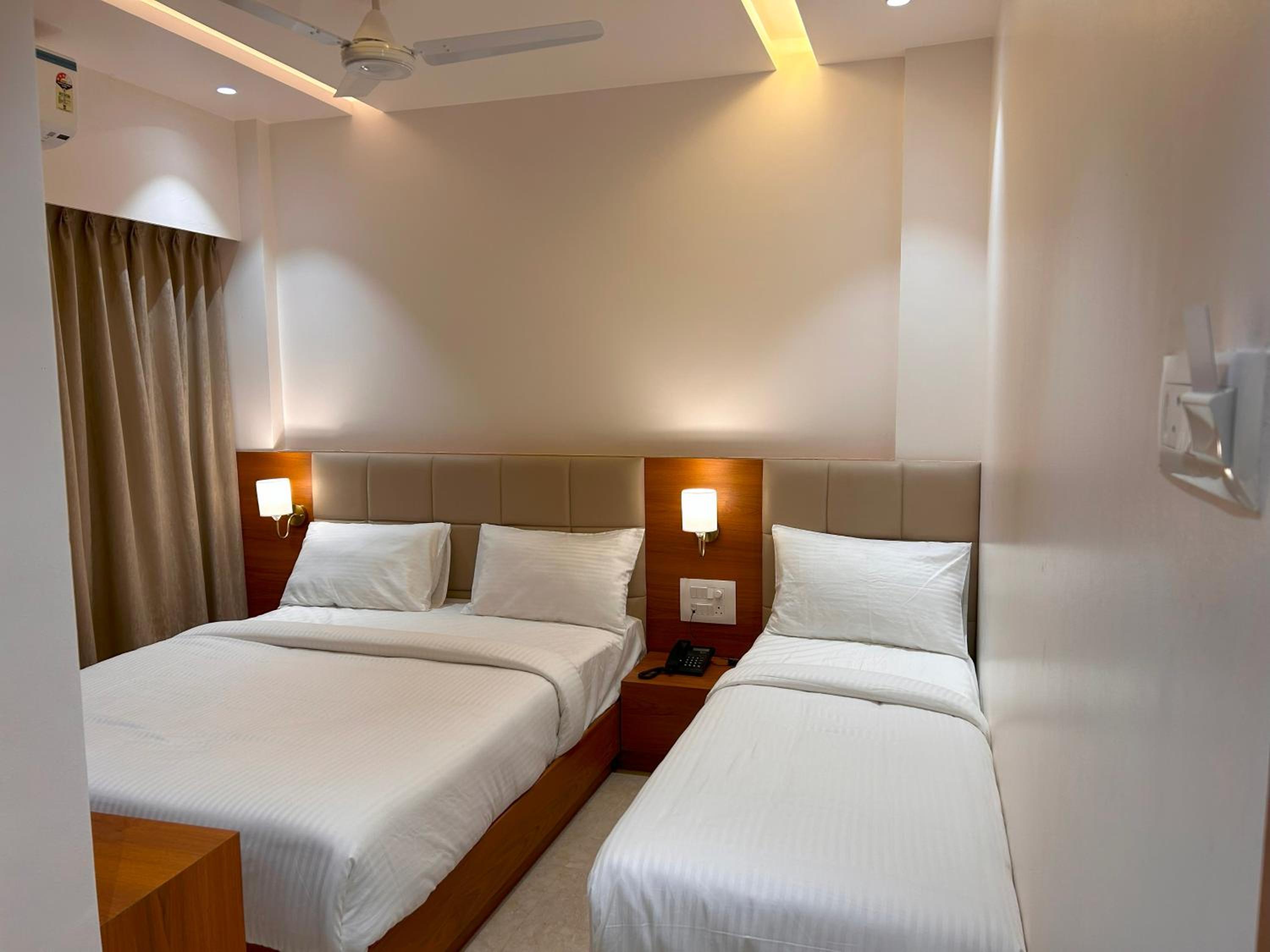 Deluxe Triple Room photo 3