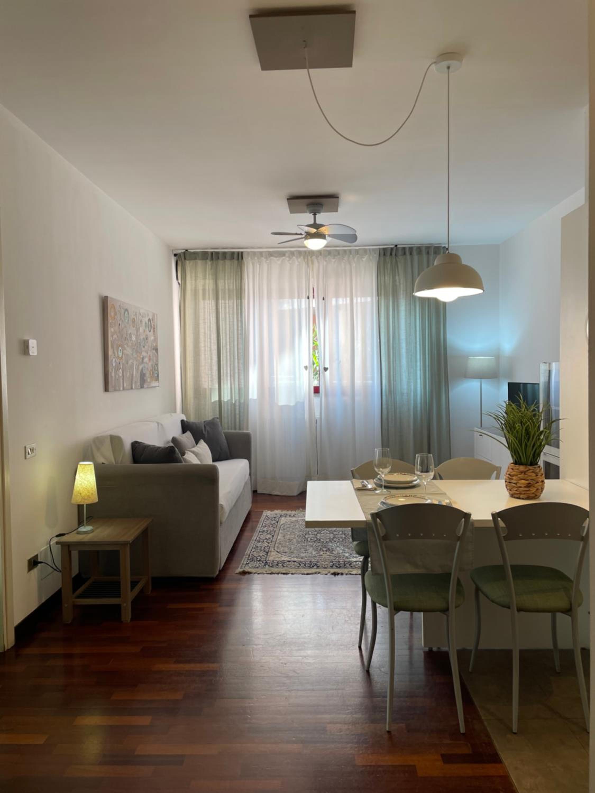 One-Bedroom Apartment photo 1