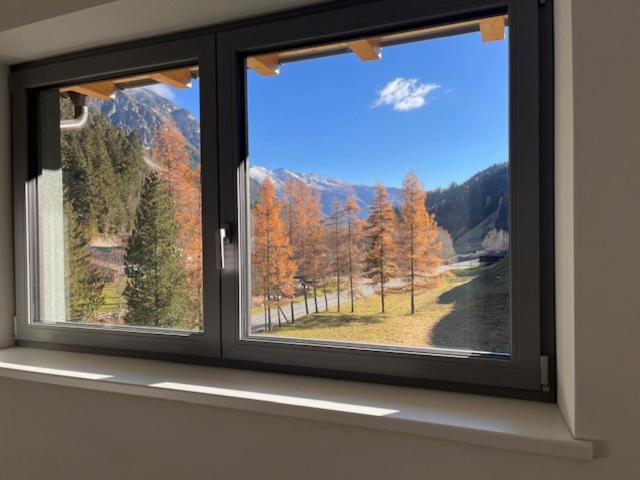 One-Bedroom Apartment with Balcony and Mountain View  