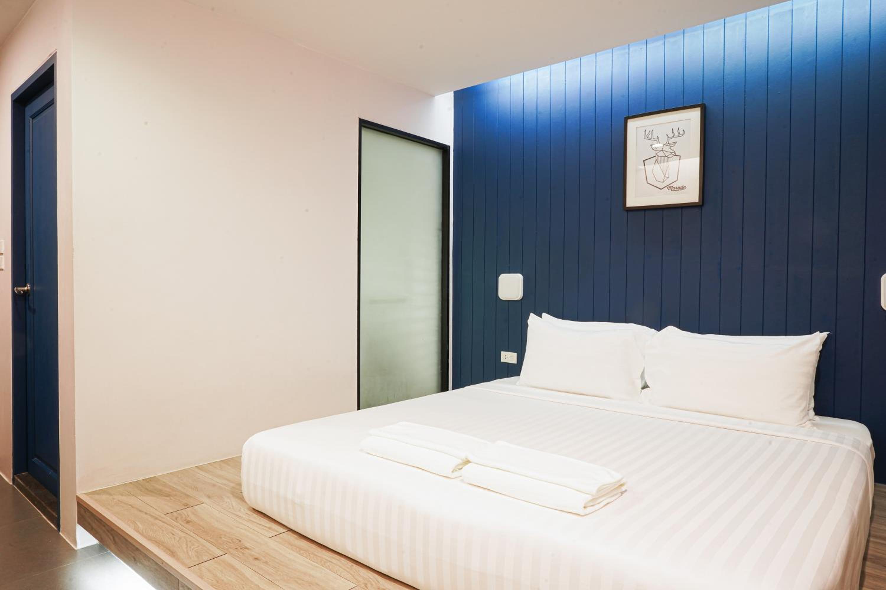 Deluxe Double or Twin Room with City View photo 3