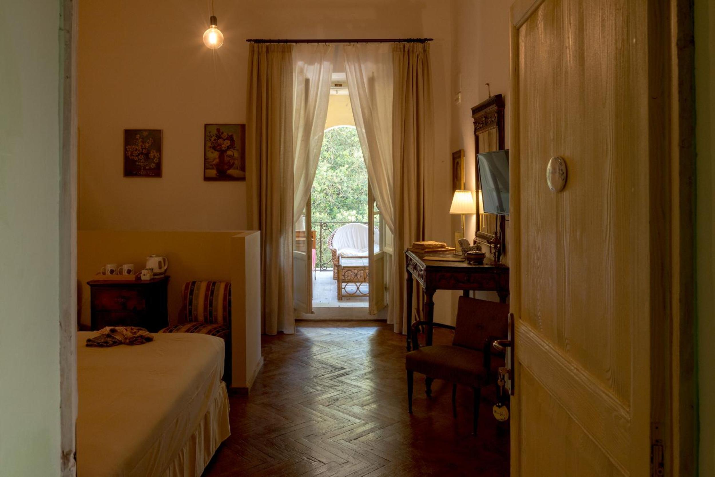 Deluxe Double Room photo 3