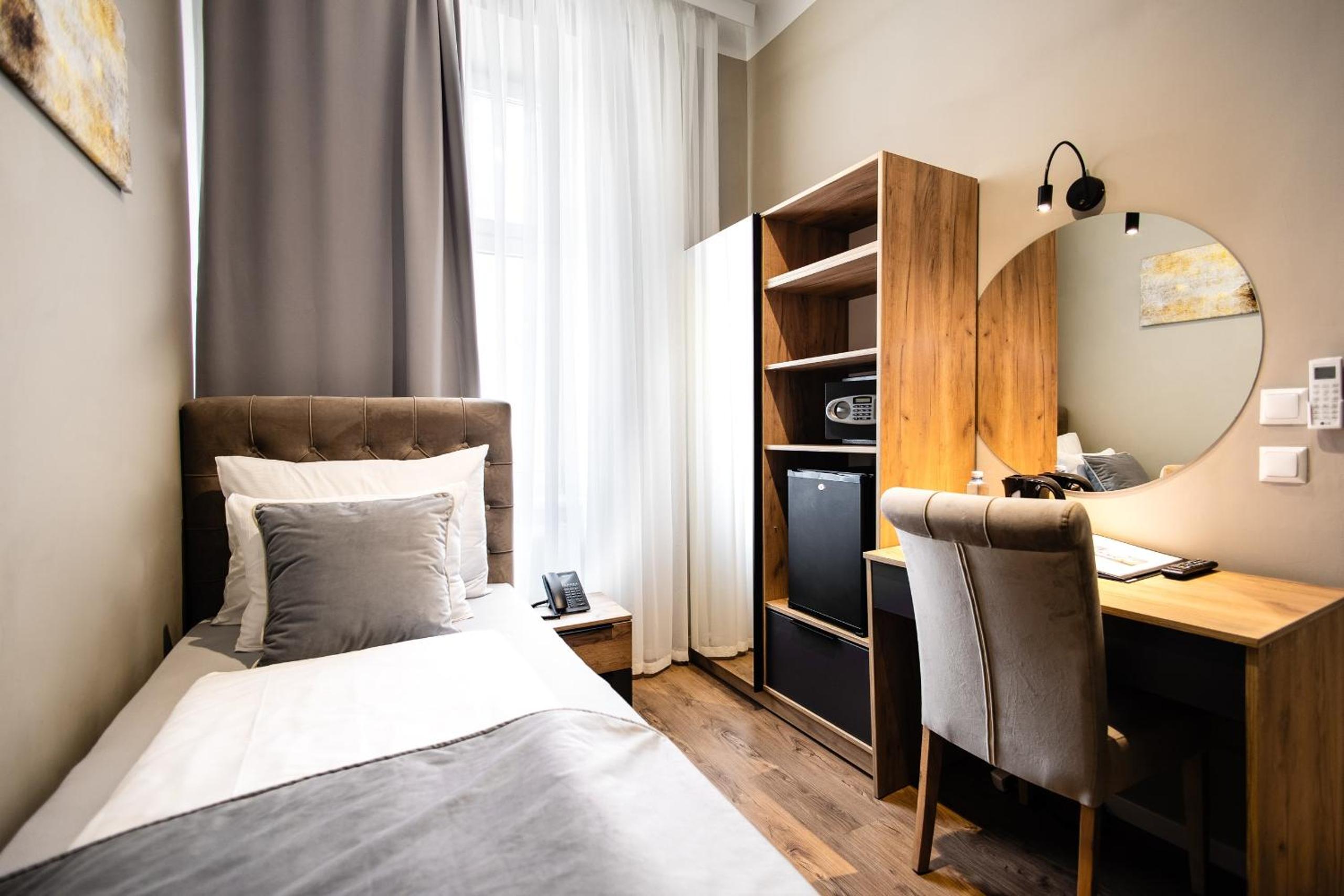 Single Room photo 3