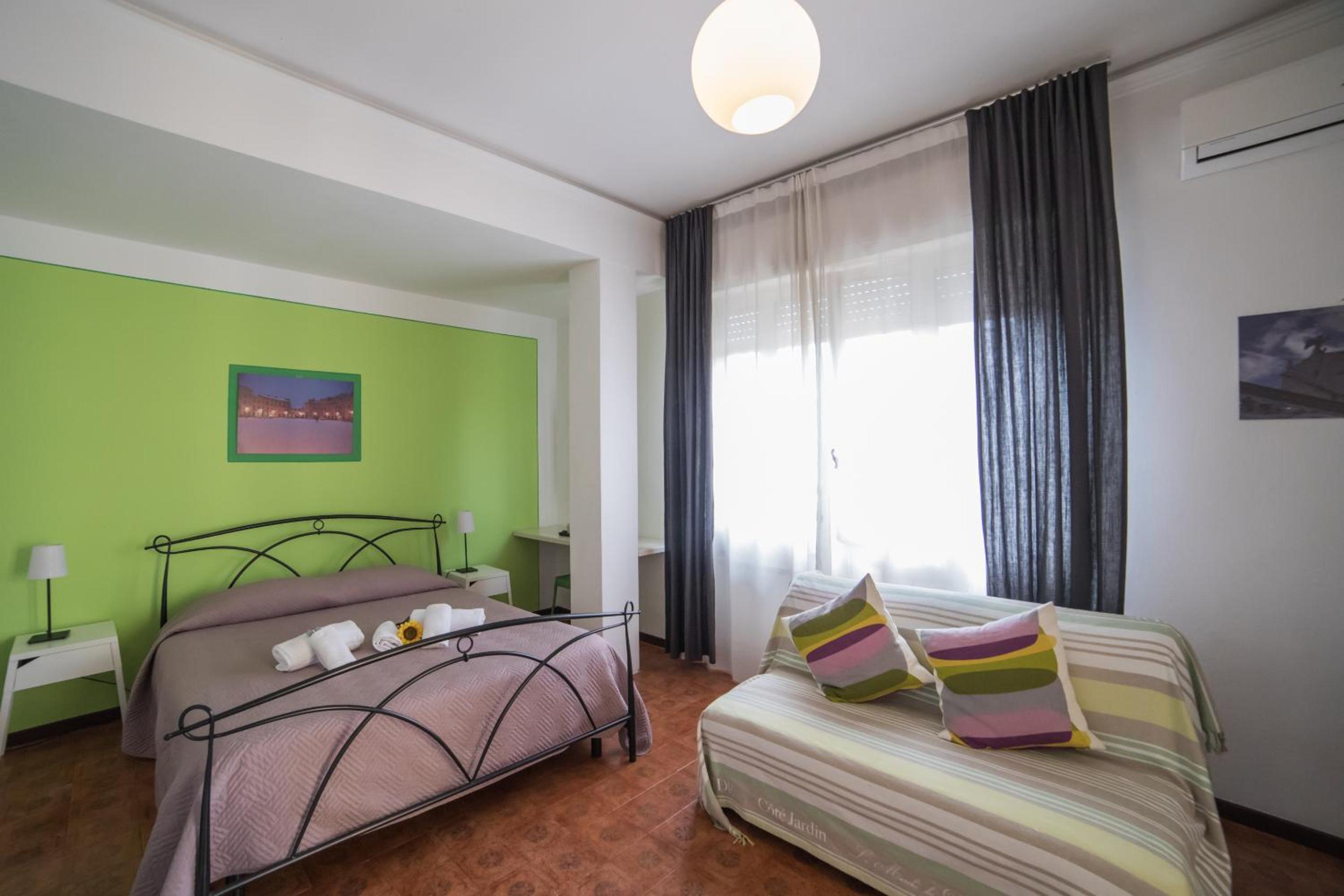 Triple Room with Private External Bathroom photo 1