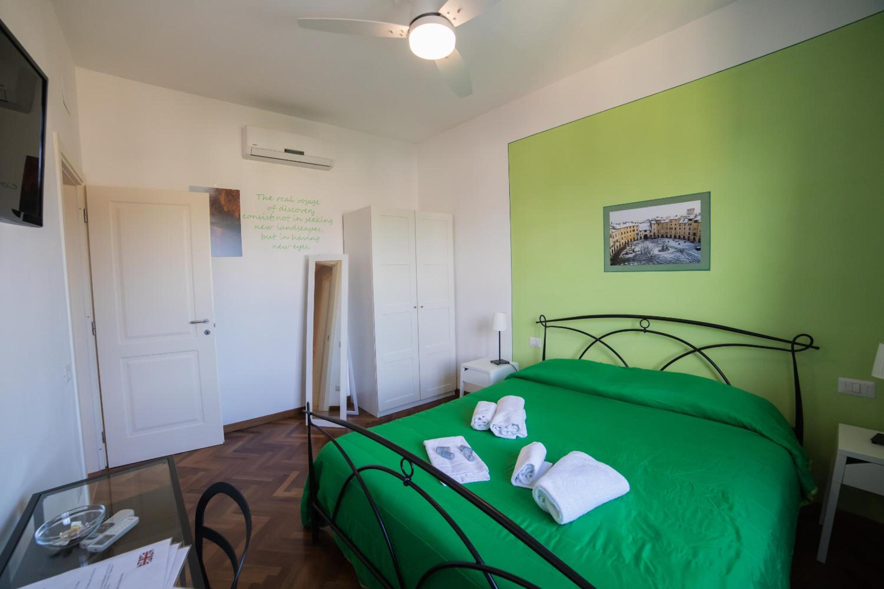 Double Room with Private External Bathroom photo 1