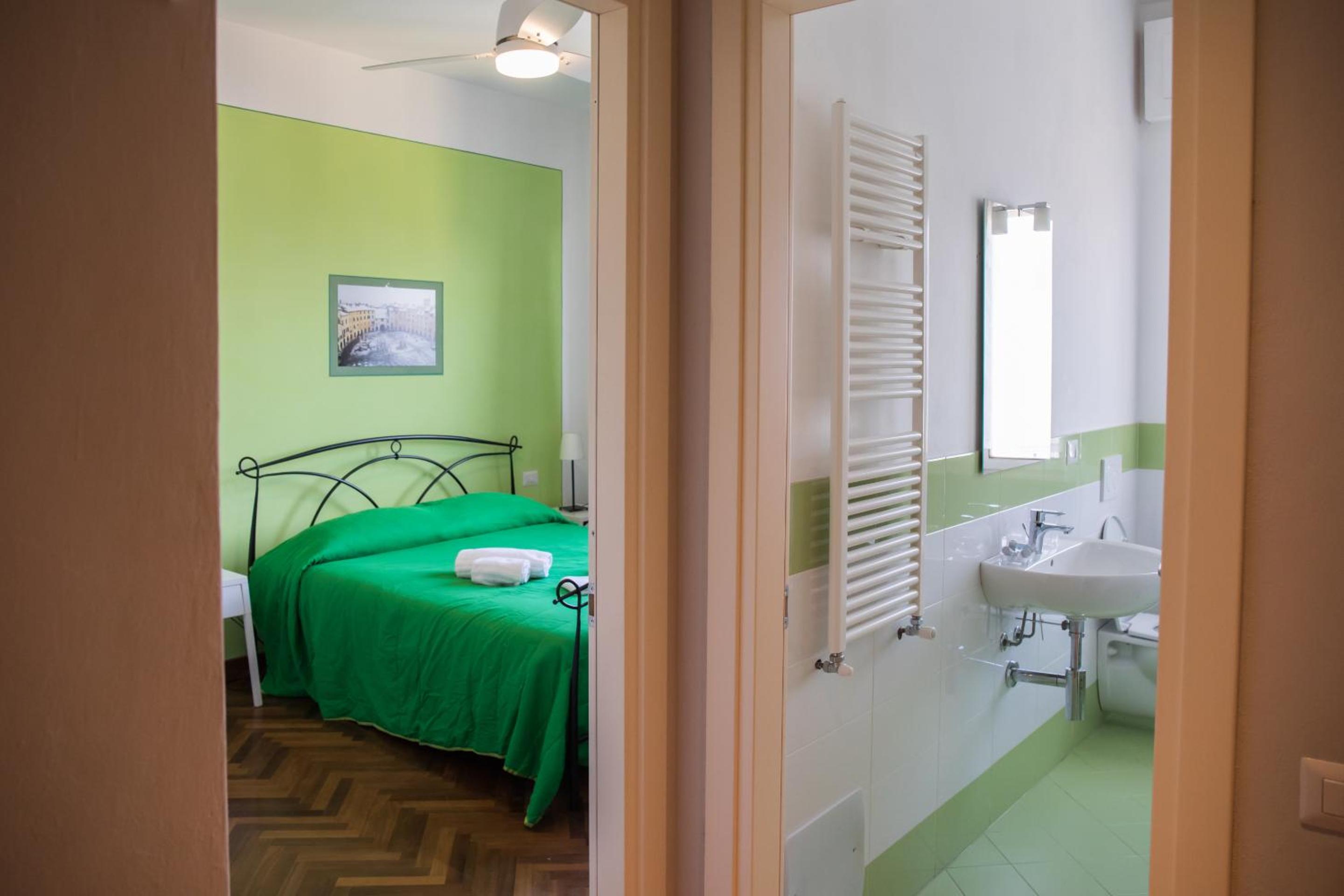 Double Room with Private External Bathroom photo 3