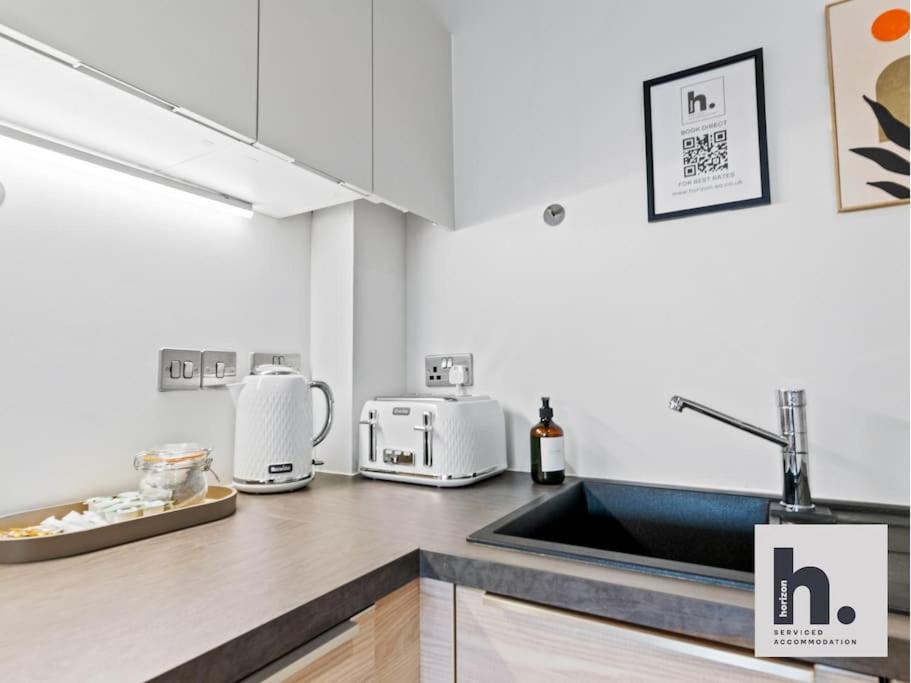 One-Bedroom Deluxe Apartment photo 2